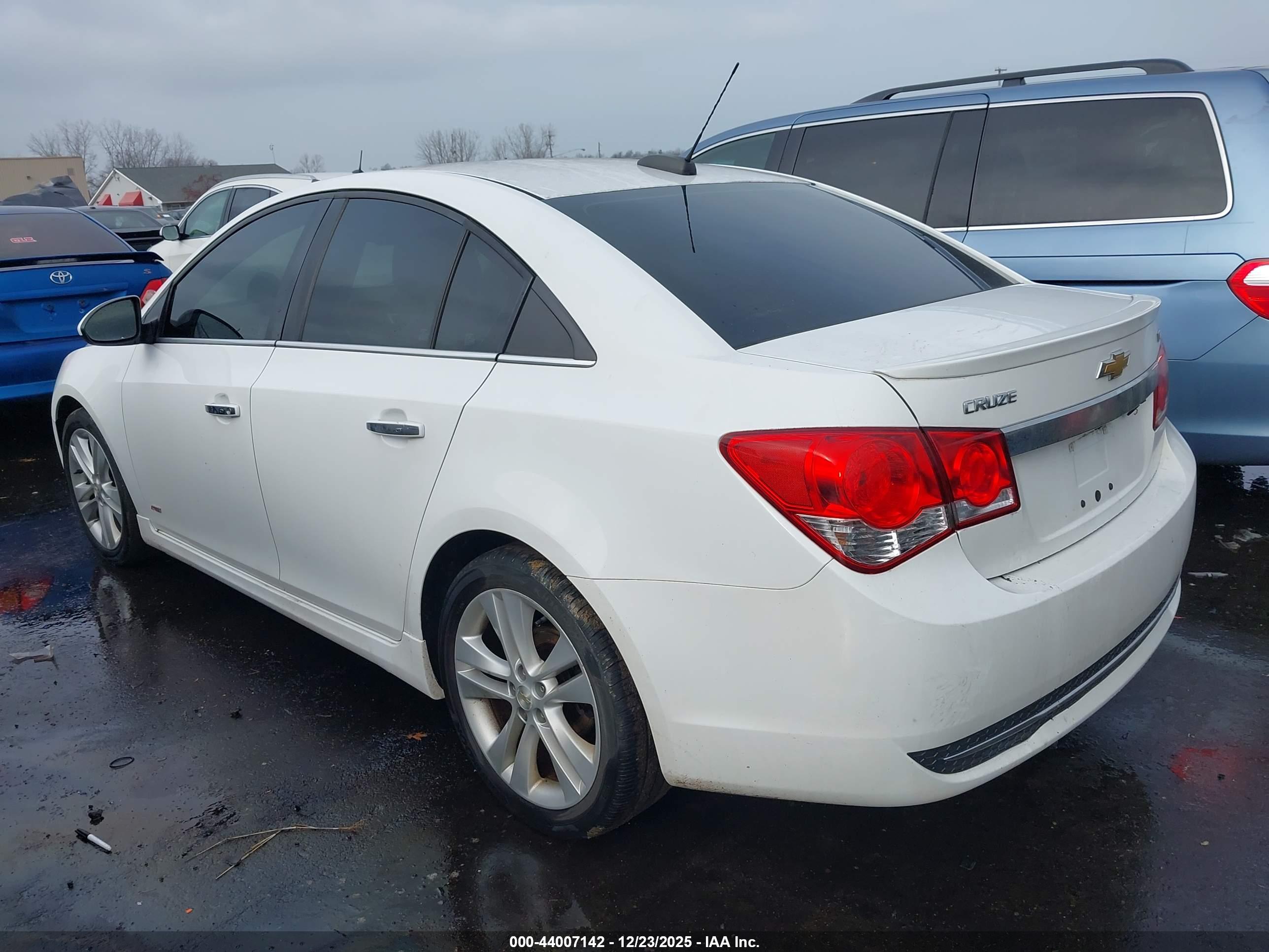 CHEVROLET CRUZE image 3