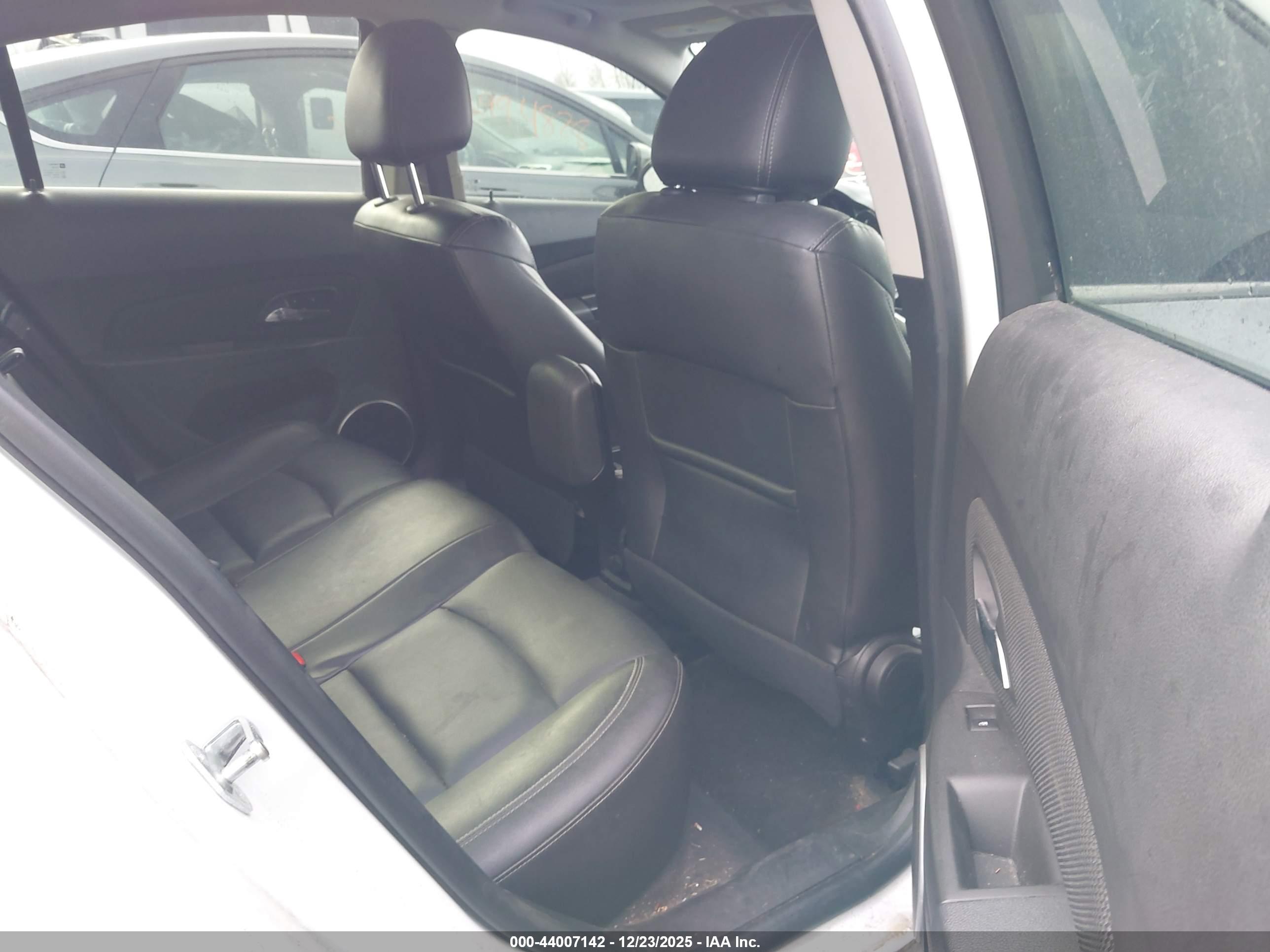 CHEVROLET CRUZE image 8