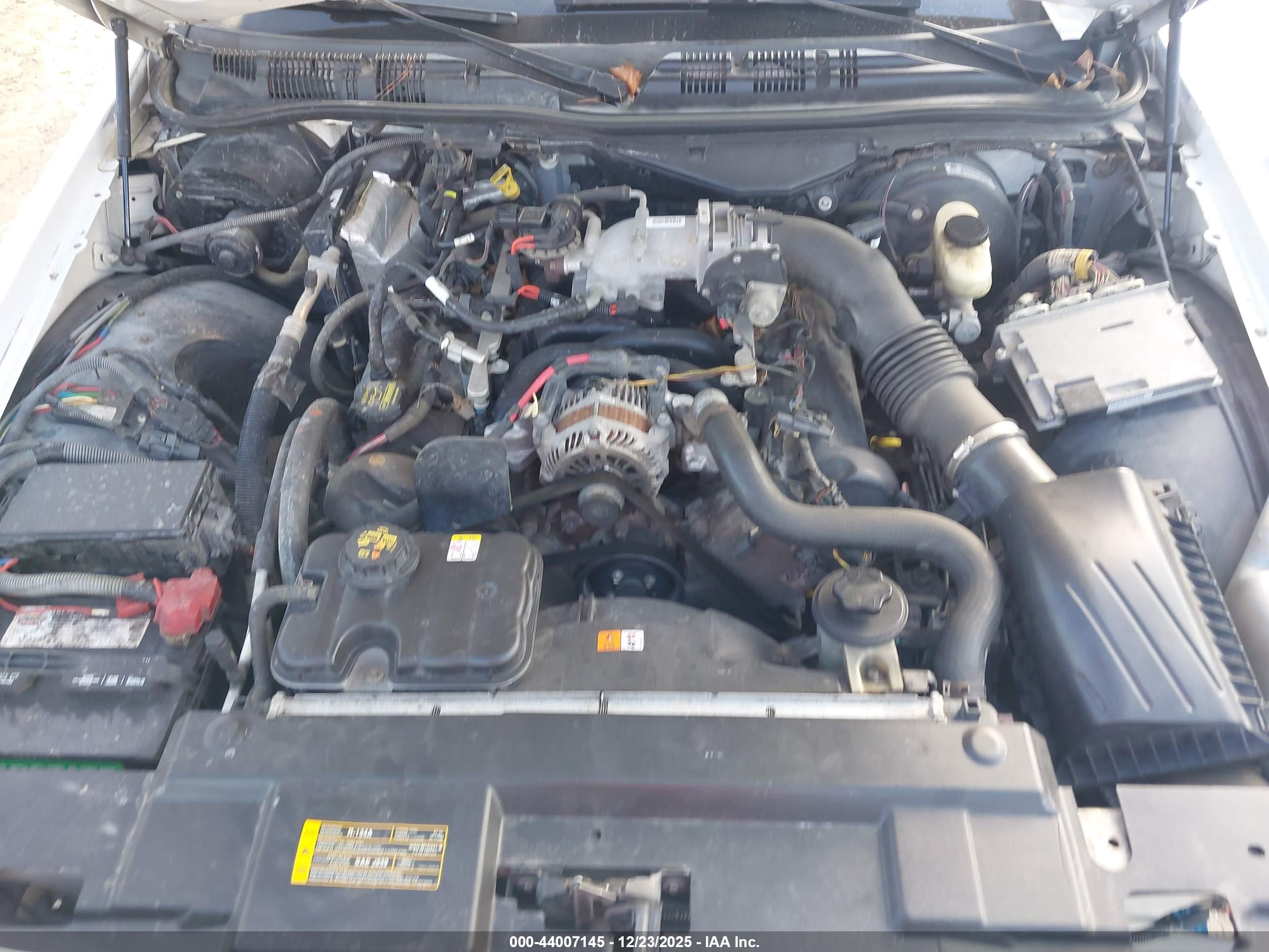 FORD CROWN image 10