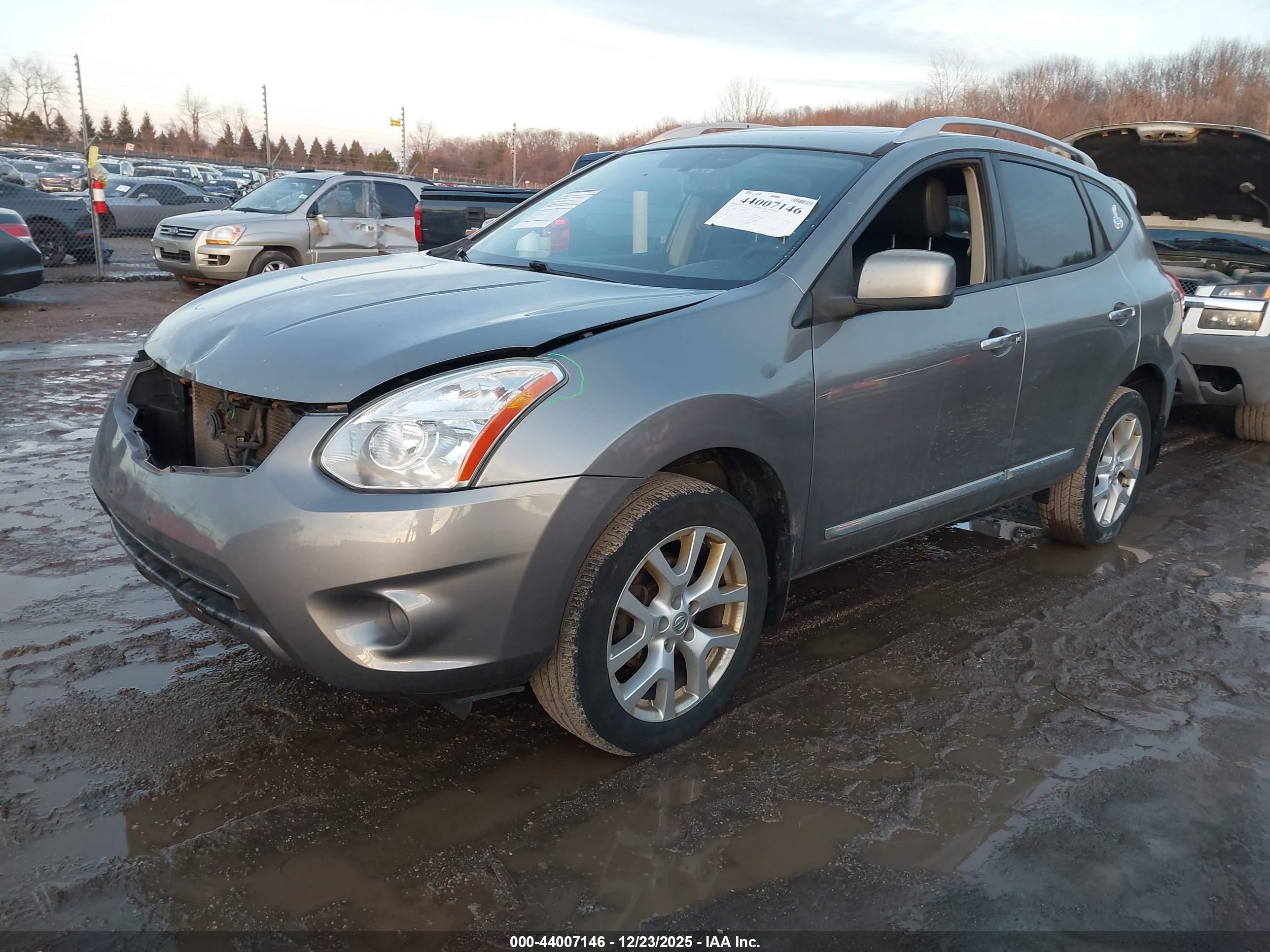 NISSAN ROGUE image 2