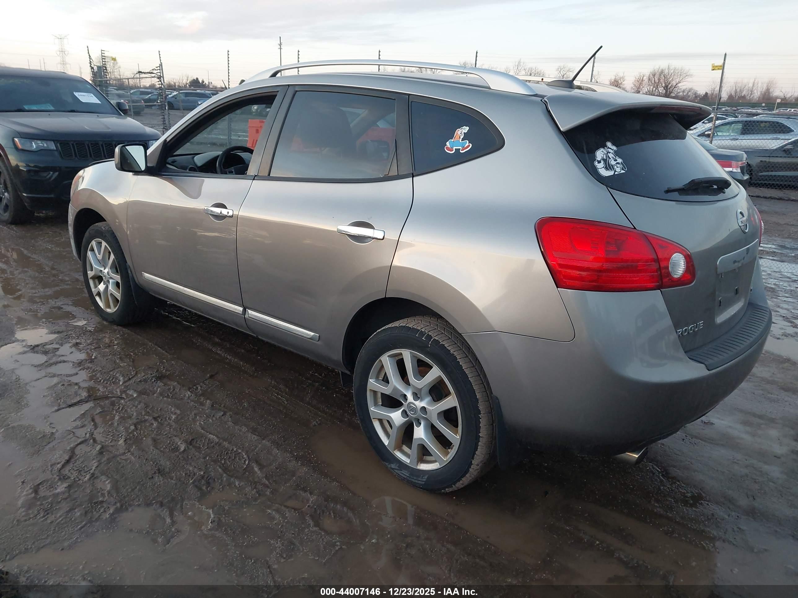 NISSAN ROGUE image 3