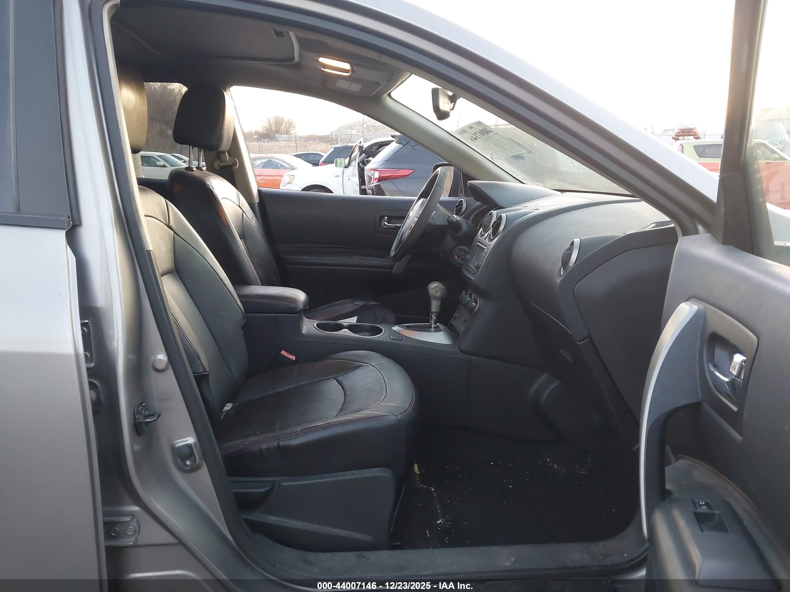 NISSAN ROGUE image 5