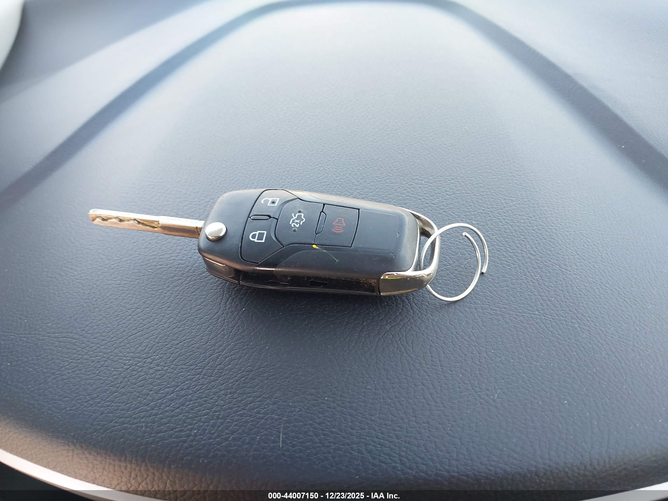 FORD FUSION image 11