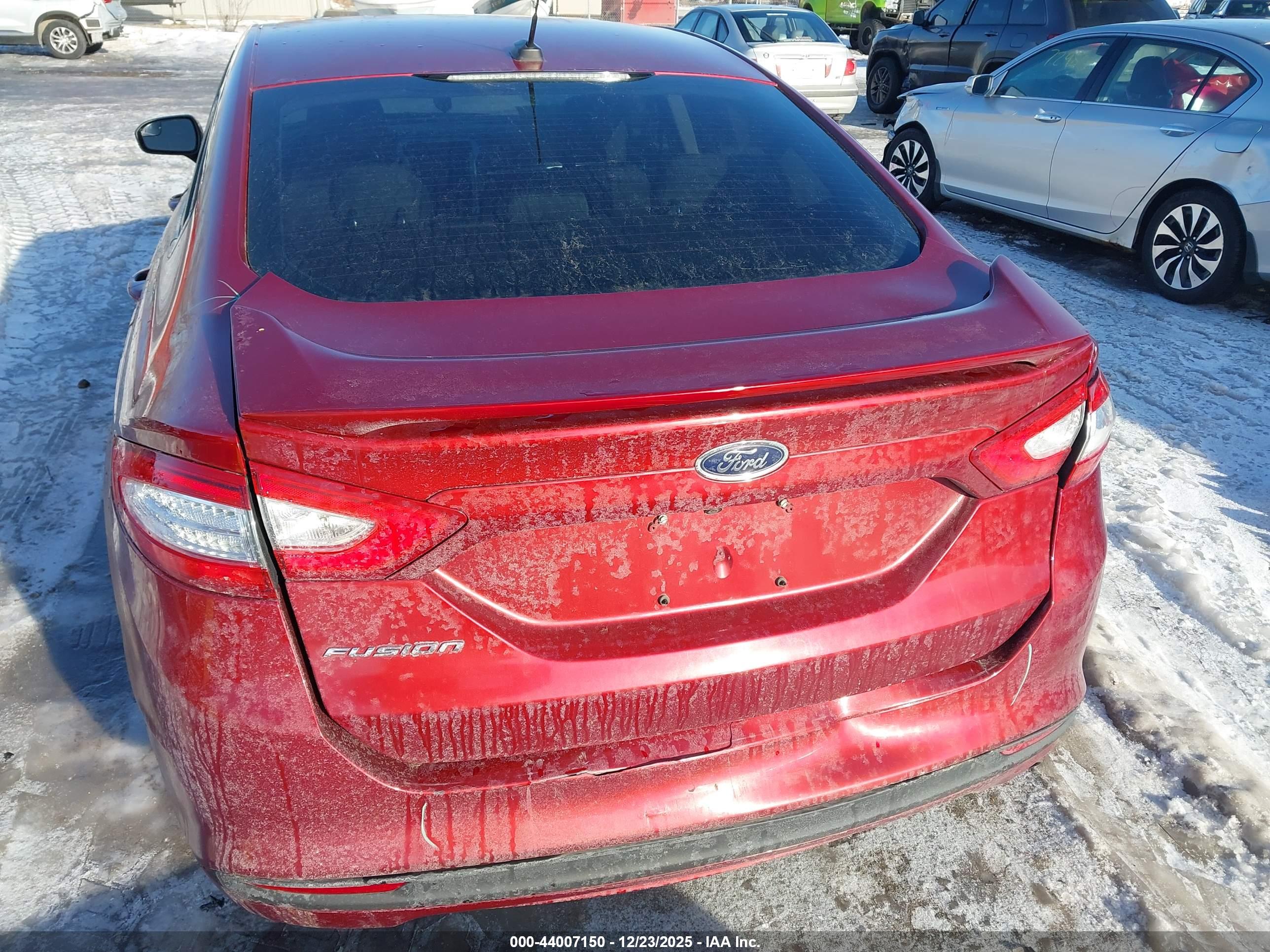 FORD FUSION image 6
