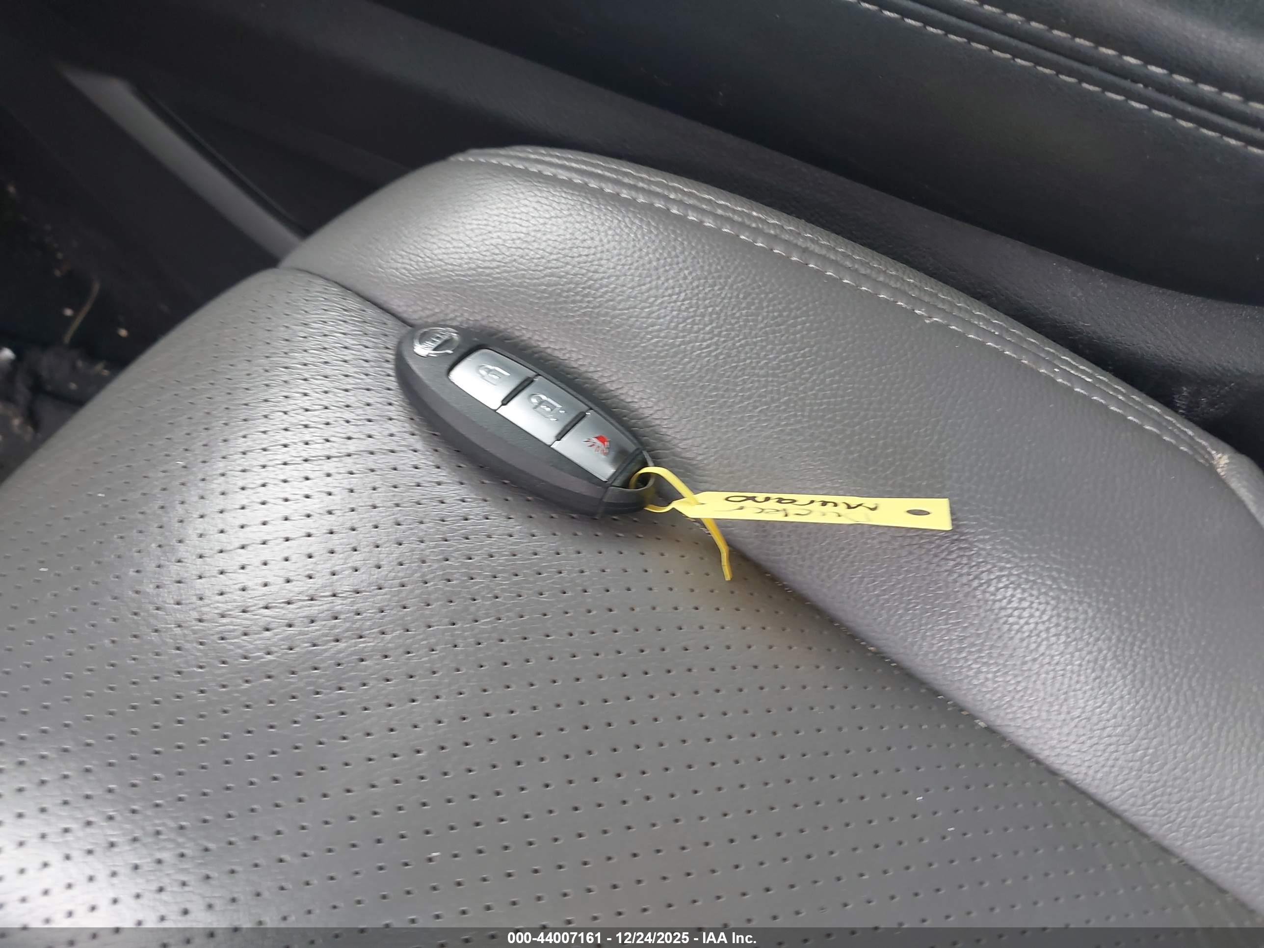 NISSAN MURANO image 11