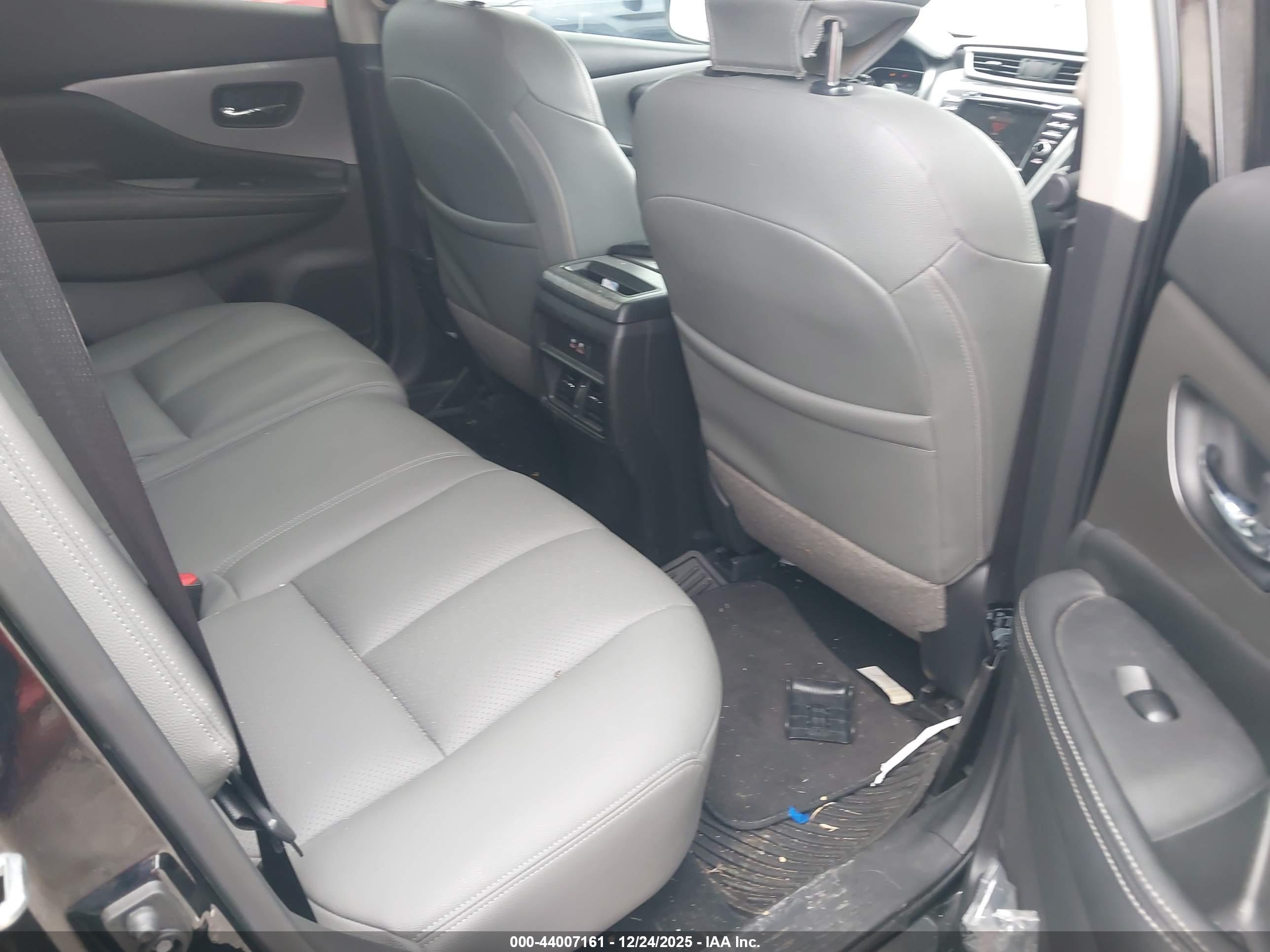 NISSAN MURANO image 8