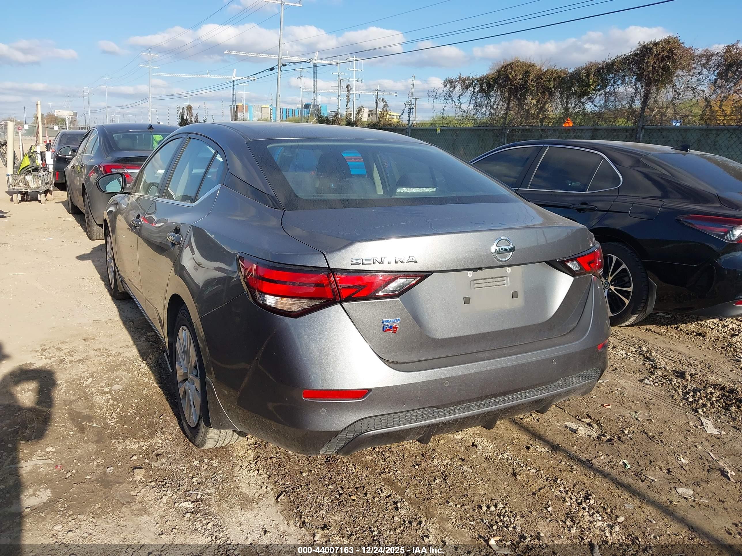 NISSAN SENTRA image 3