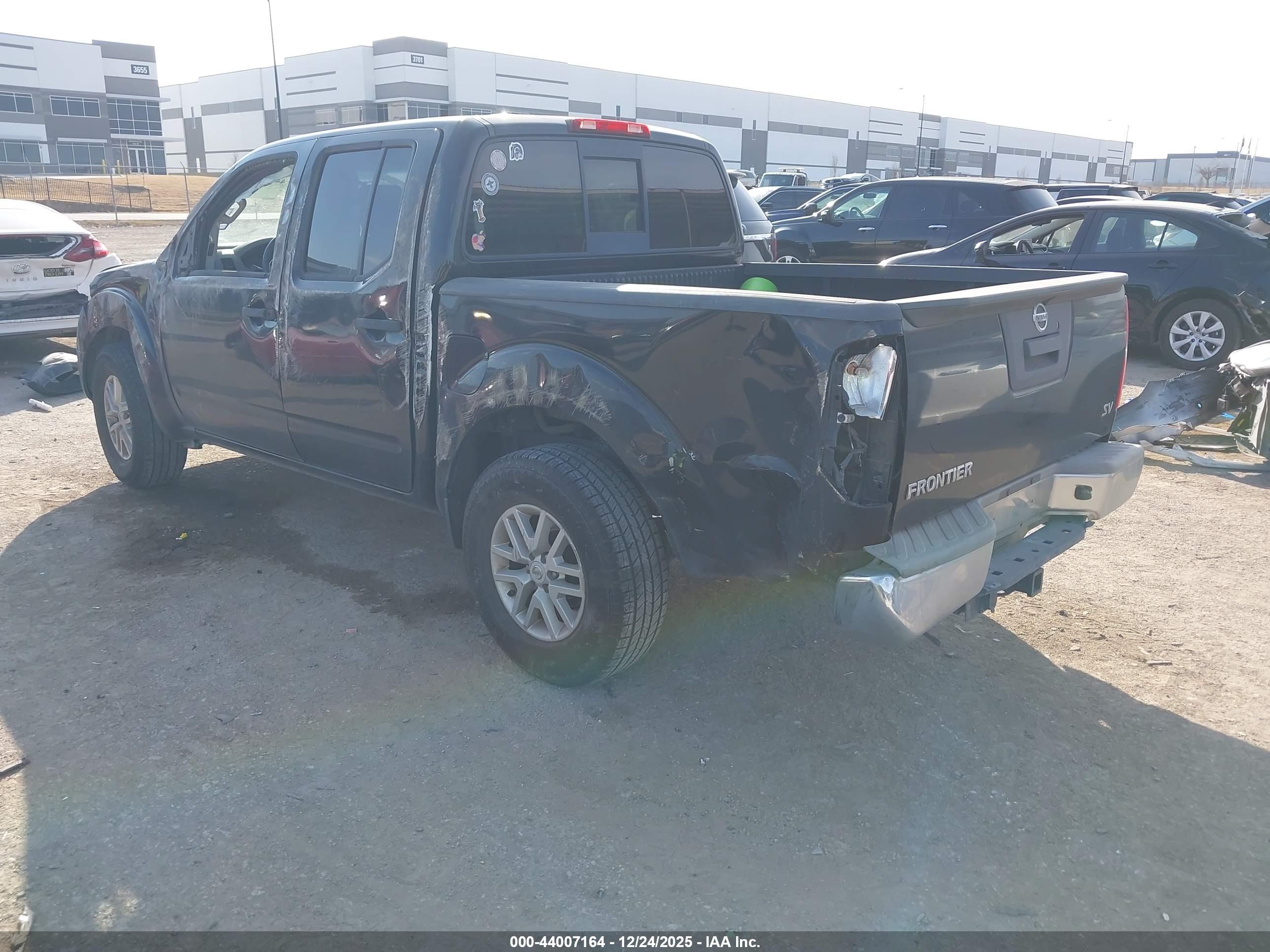 NISSAN FRONTIER image 3