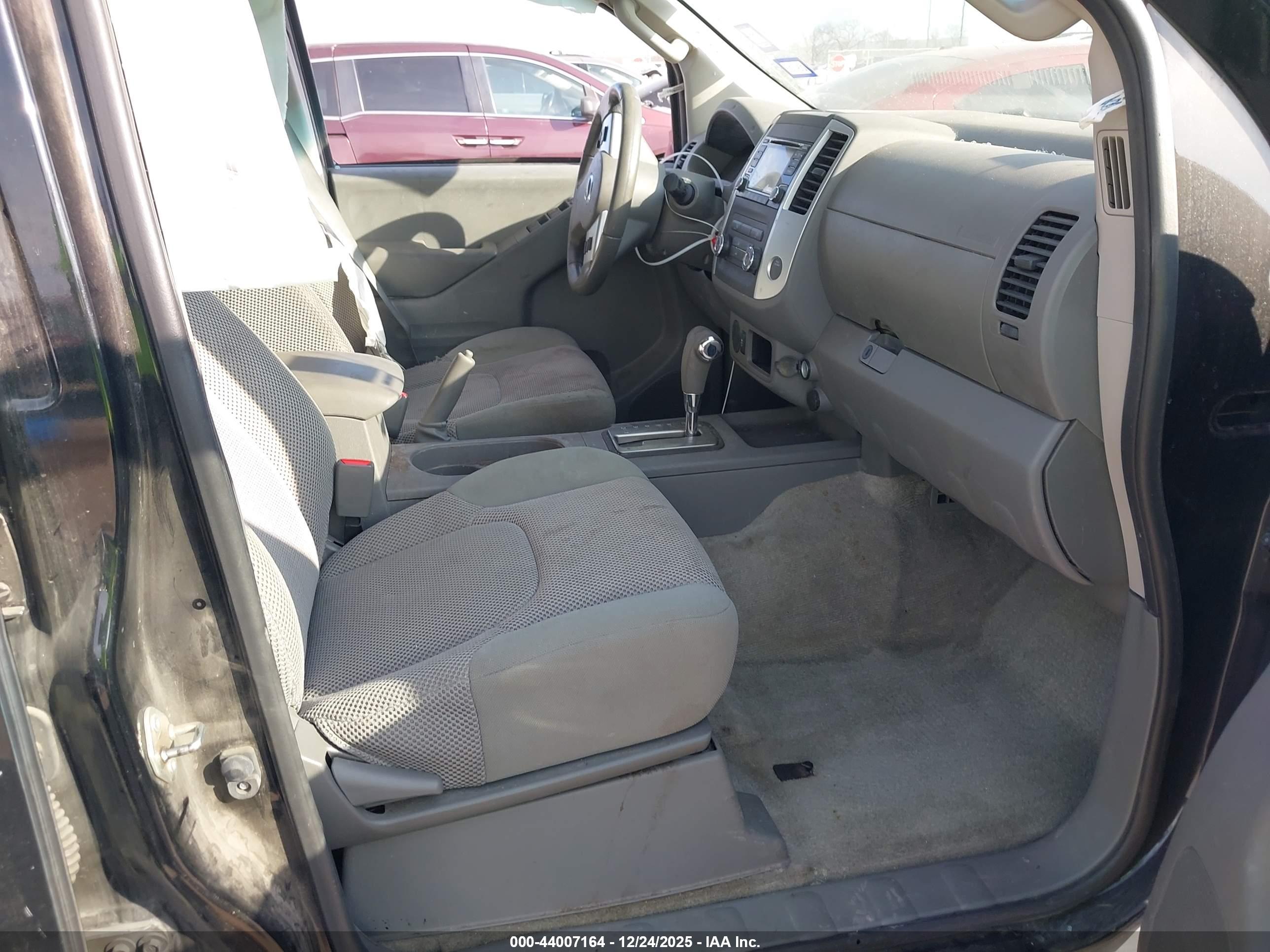 NISSAN FRONTIER image 5