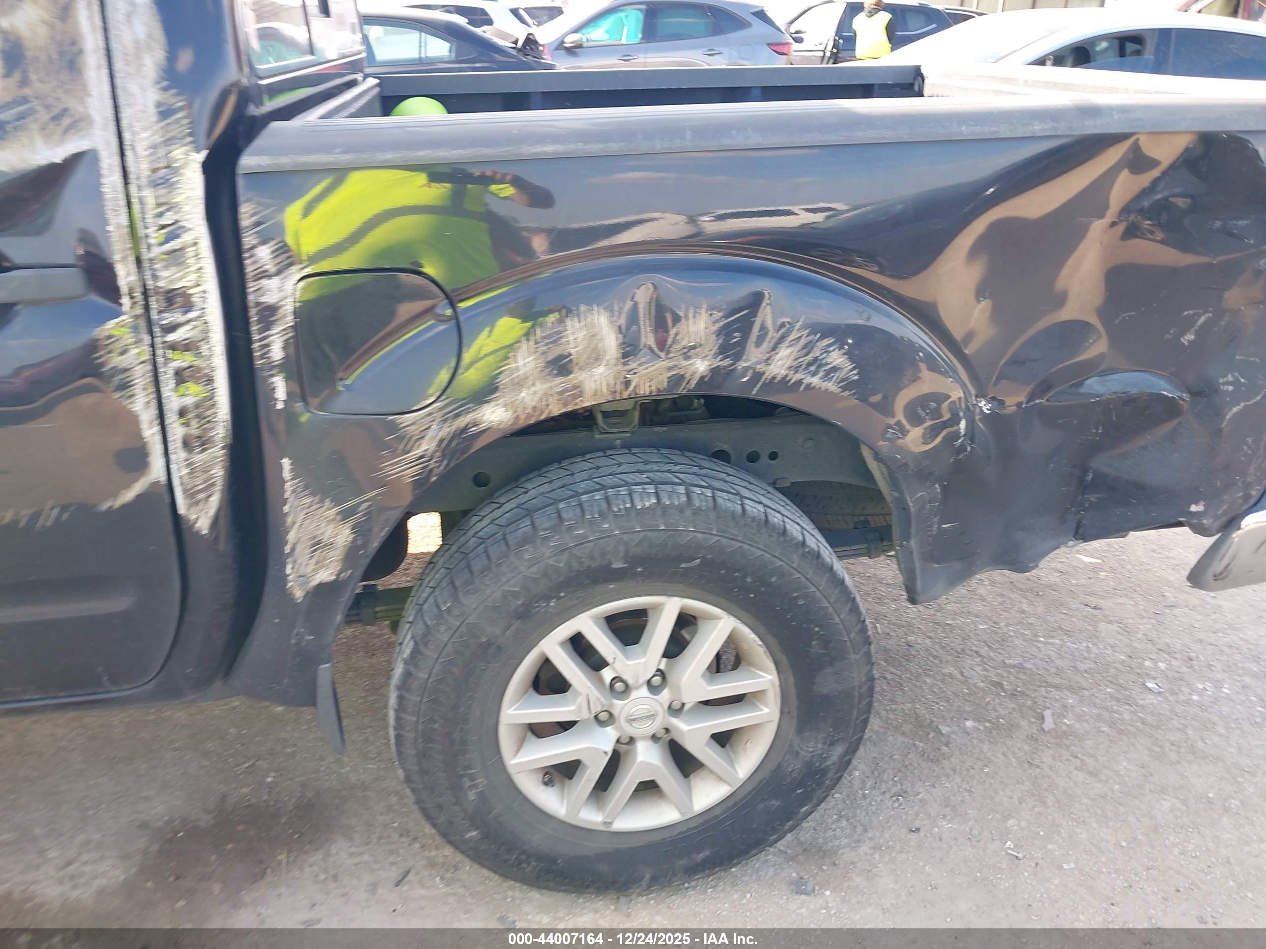 NISSAN FRONTIER image 6
