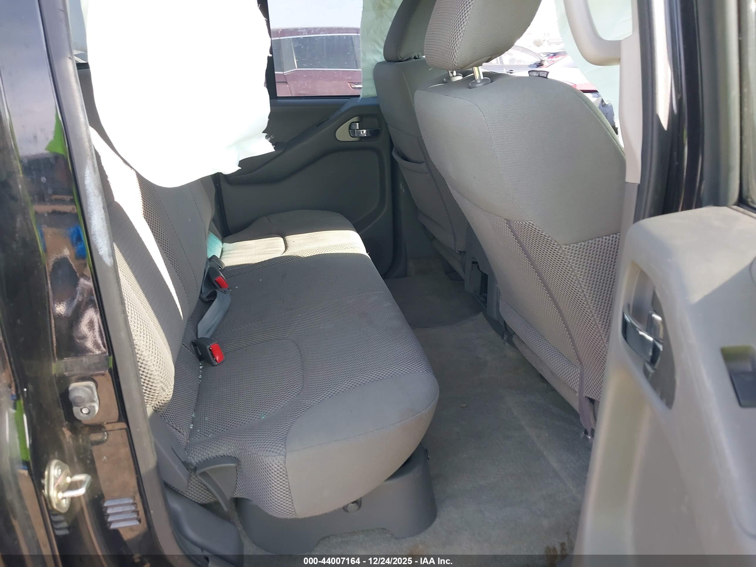 NISSAN FRONTIER image 8