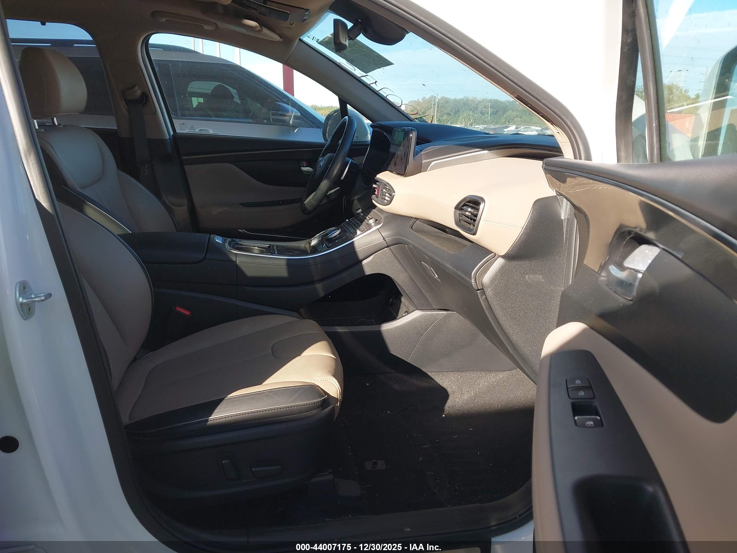HYUNDAI SANTA image 5