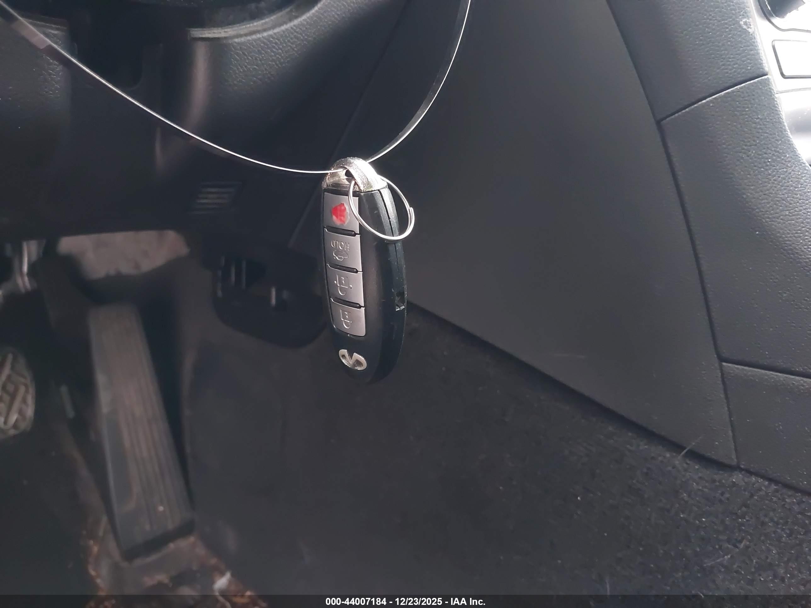 INFINITI G37 image 11
