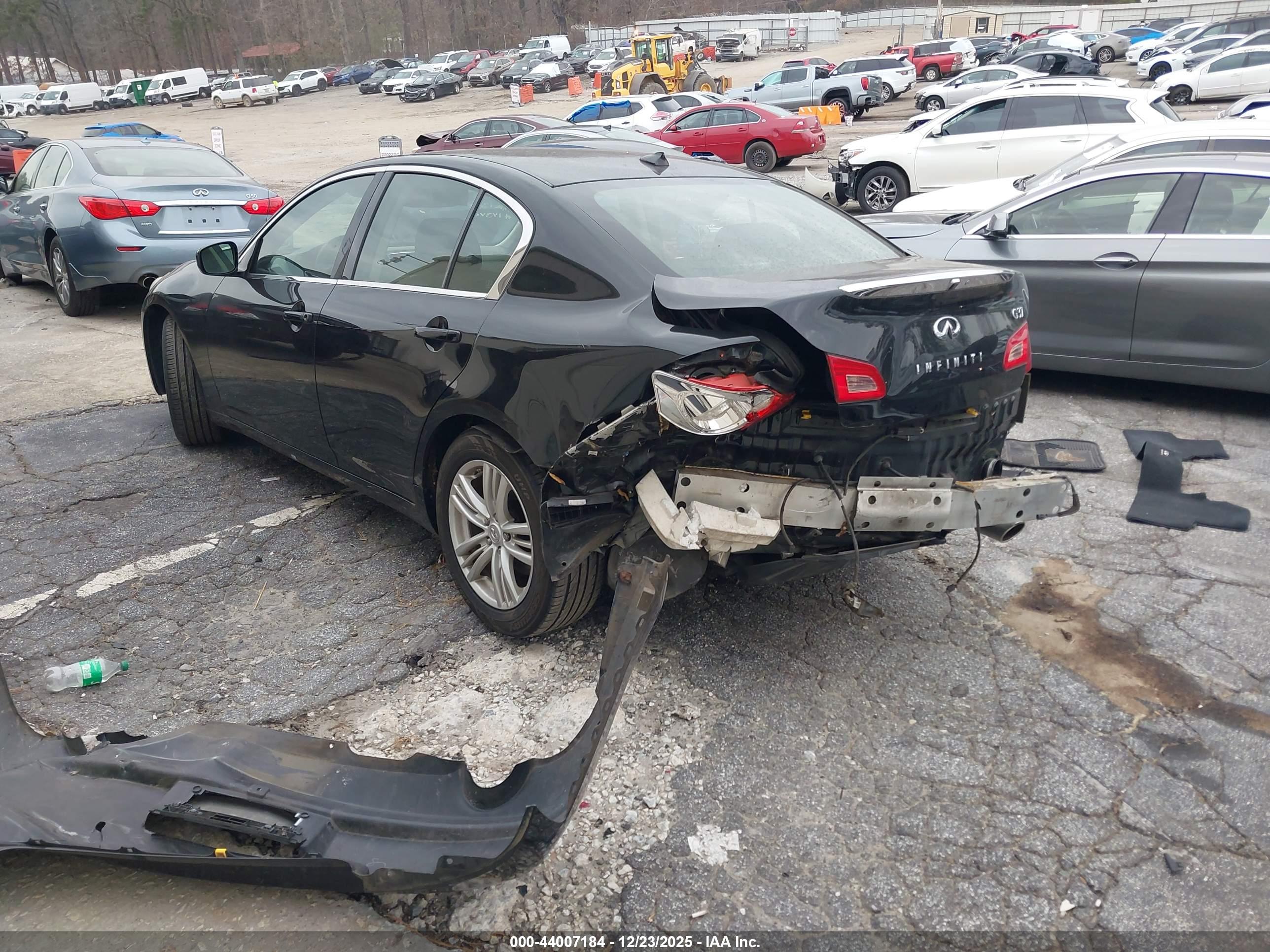 INFINITI G37 image 3