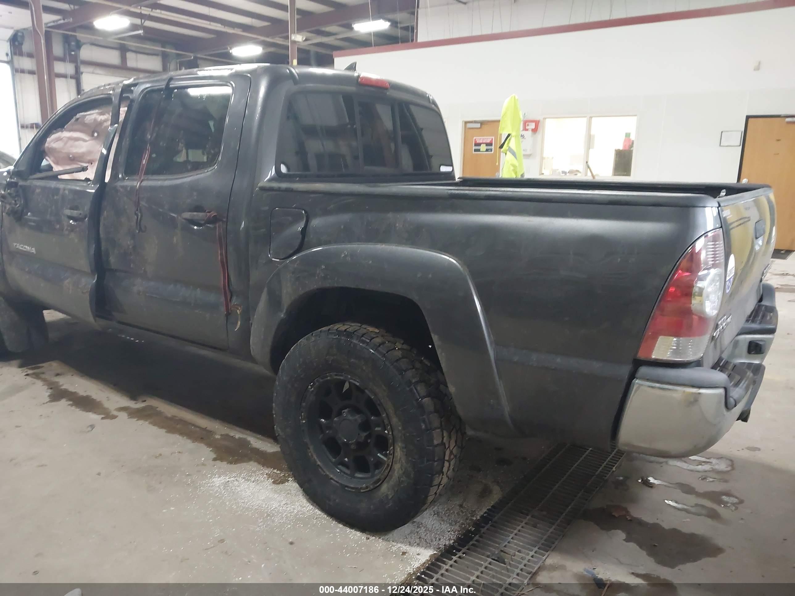 TOYOTA TACOMA image 3