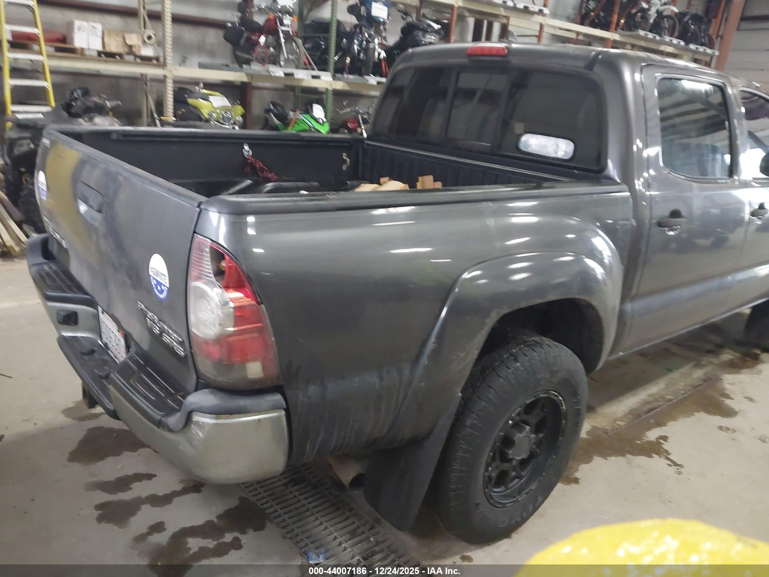 TOYOTA TACOMA image 4