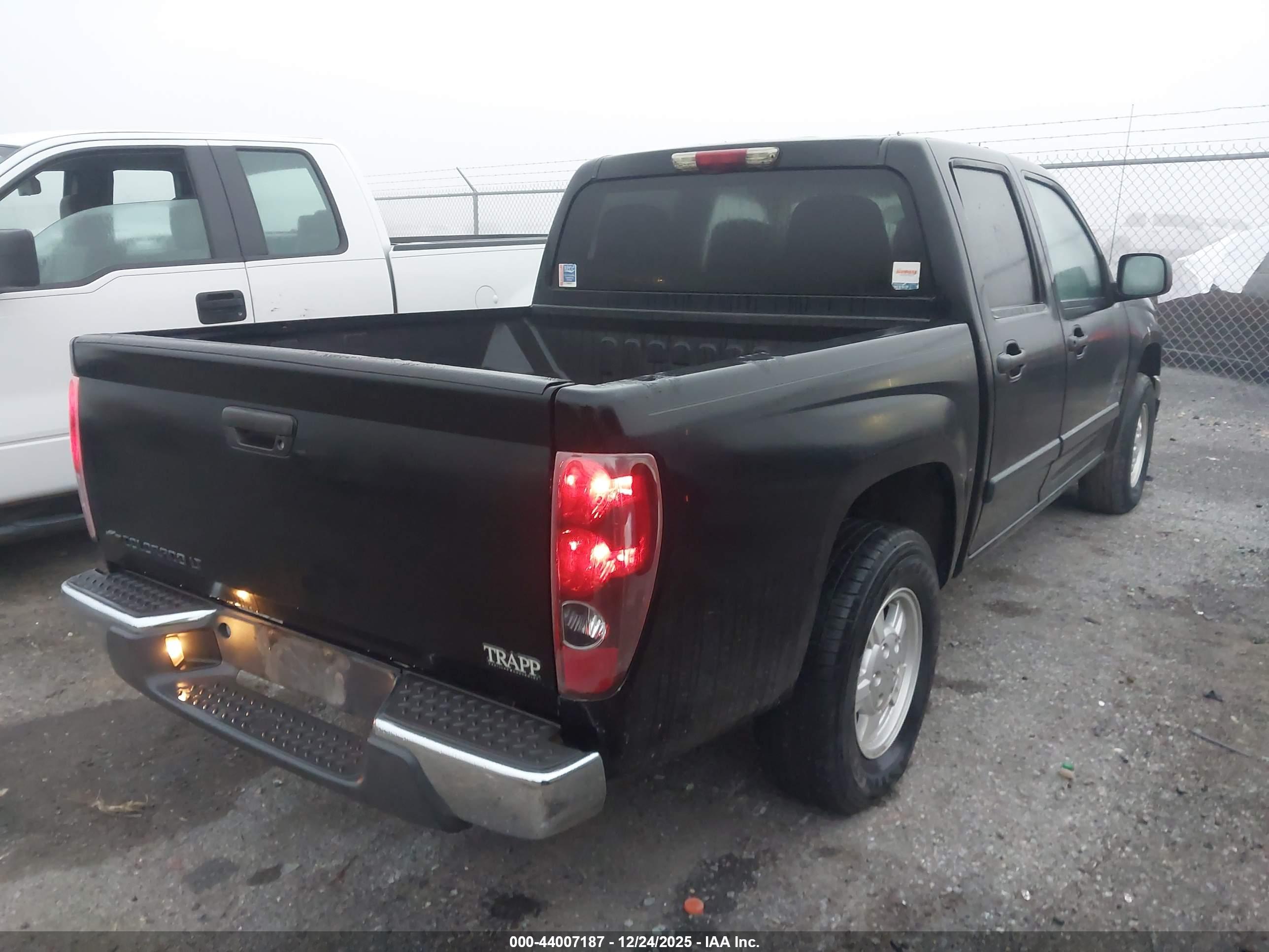 CHEVROLET COLORADO image 4