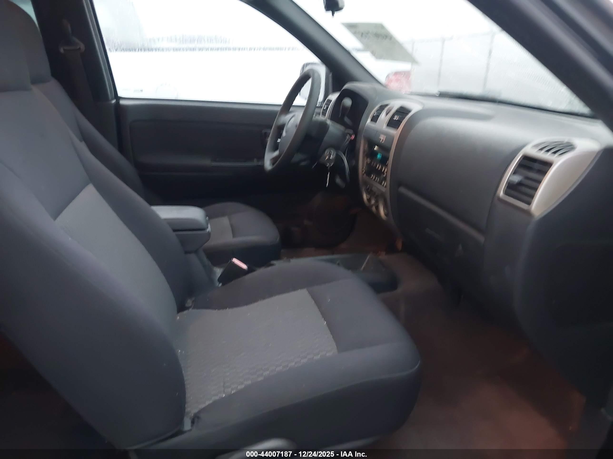 CHEVROLET COLORADO image 5