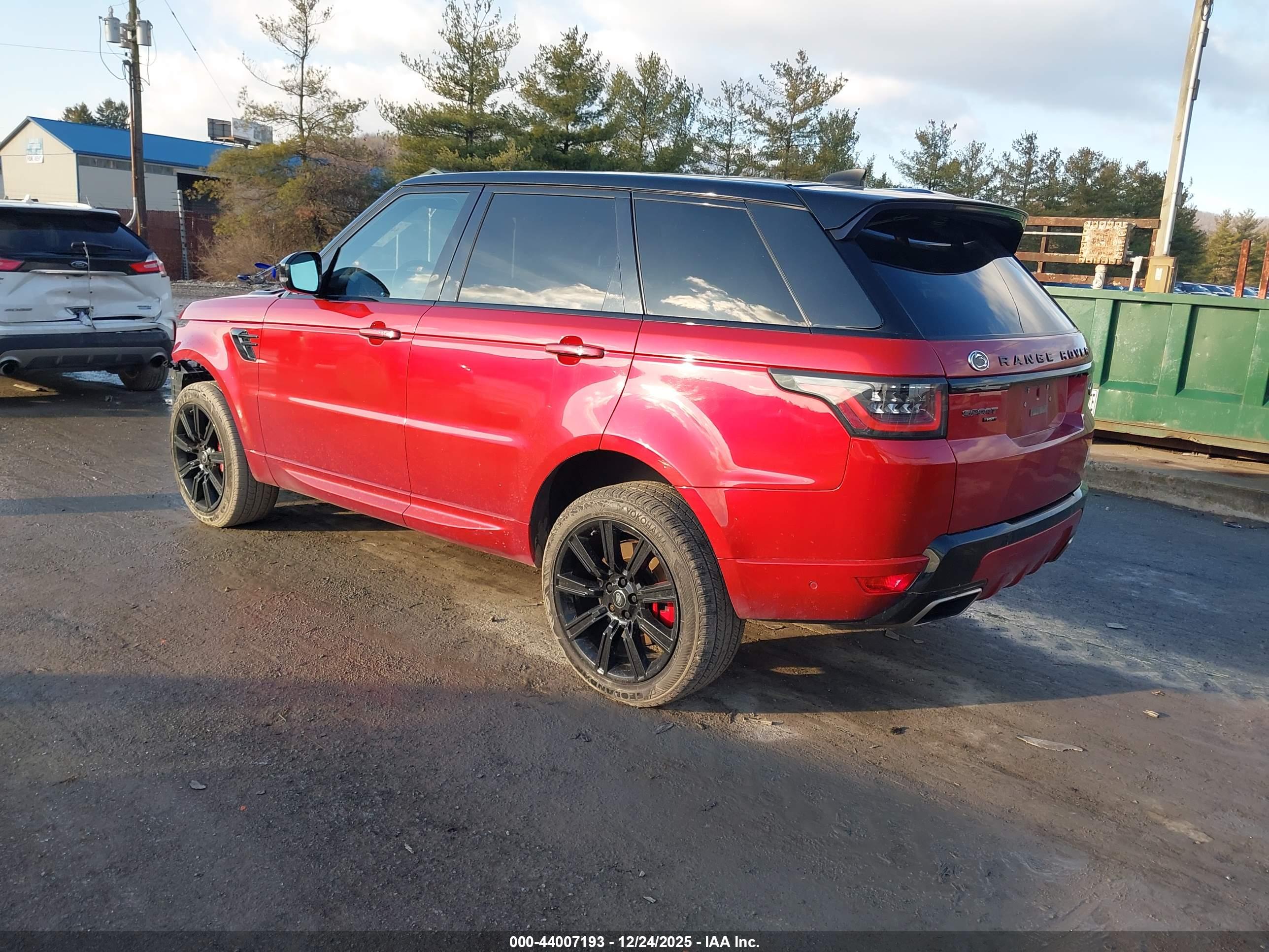 LAND ROVER image 3
