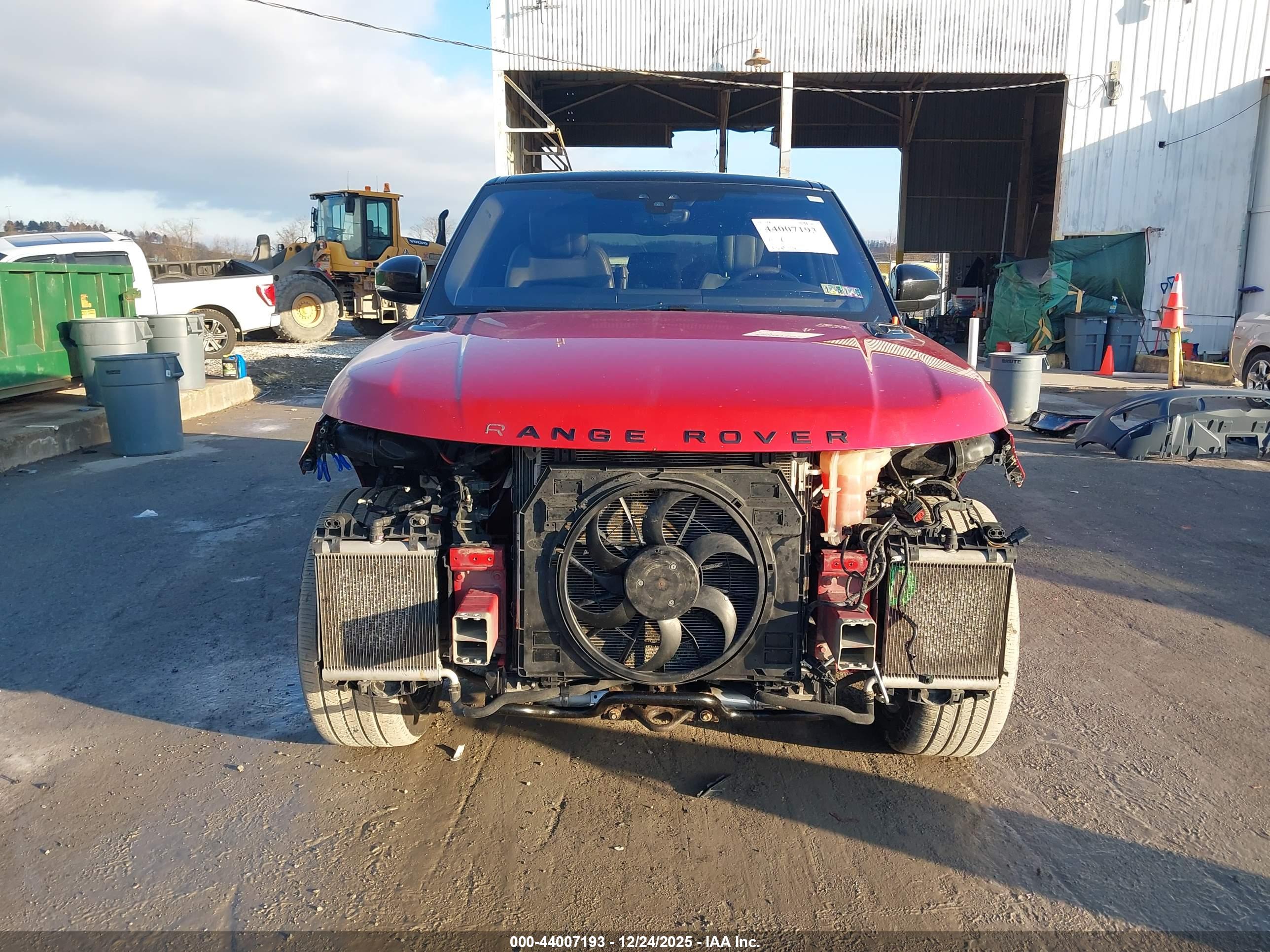 LAND ROVER image 6