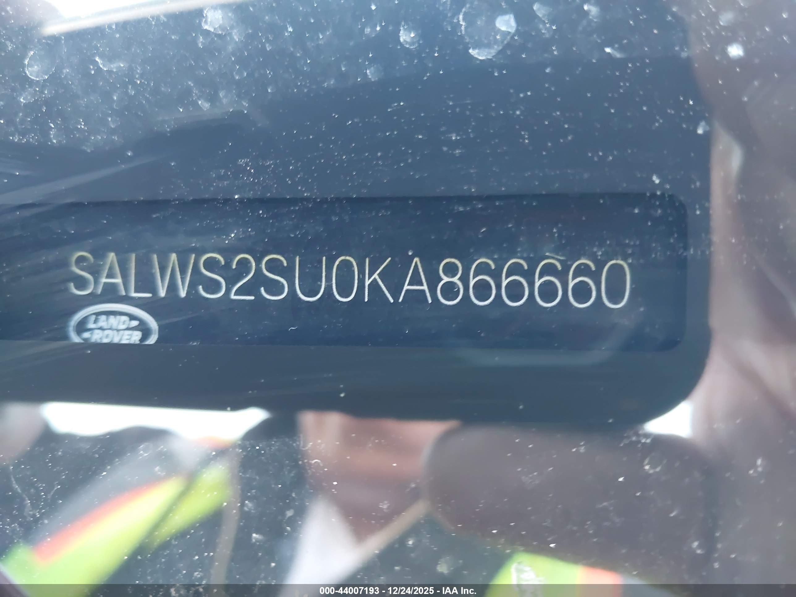 LAND ROVER image 9