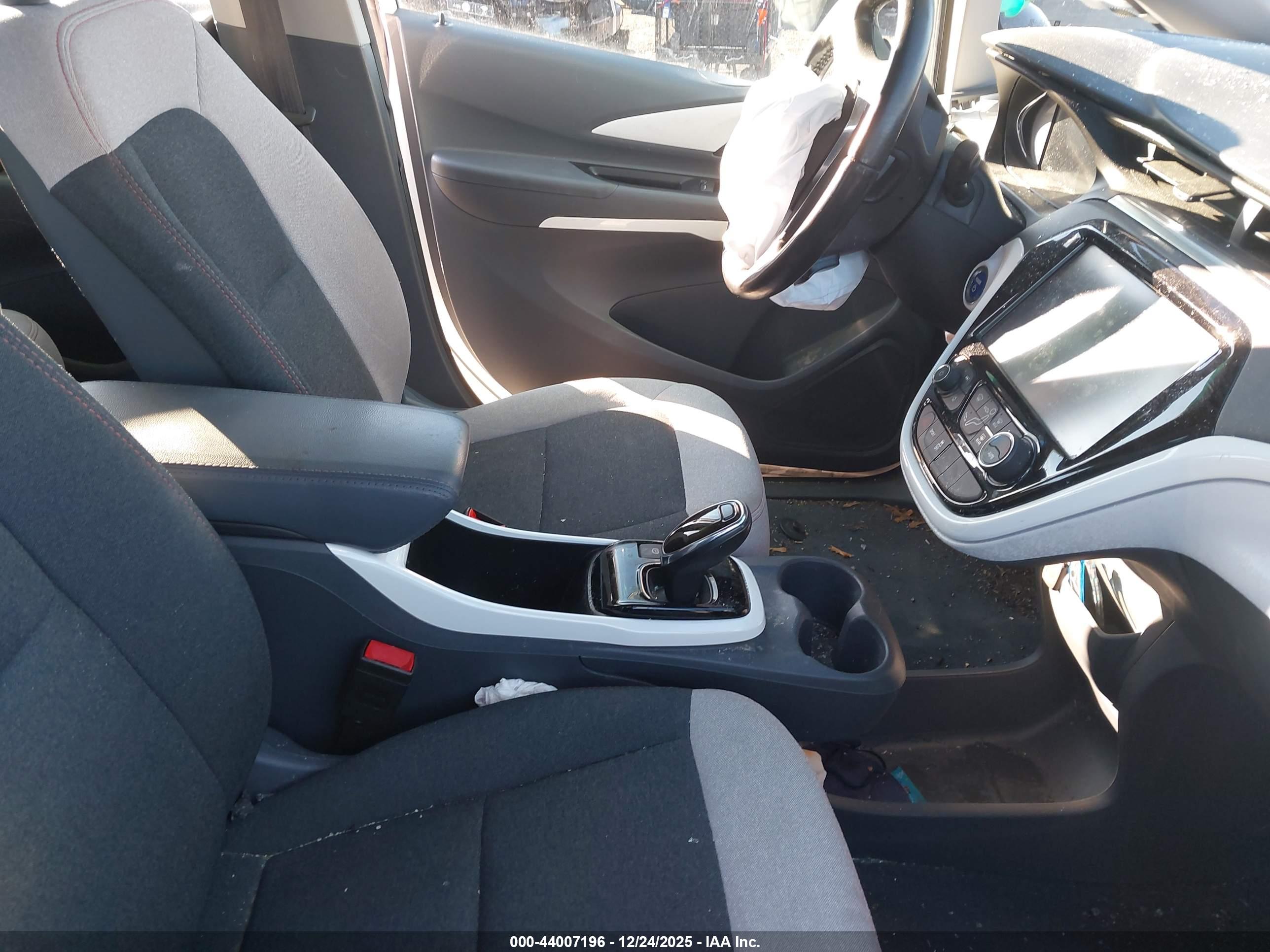 CHEVROLET BOLT image 5