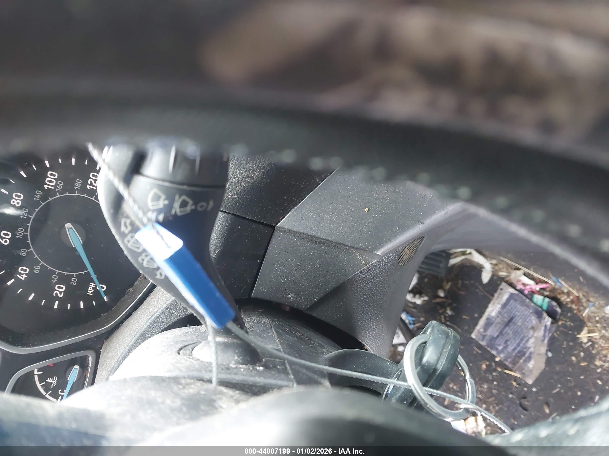 FORD ESCAPE image 11