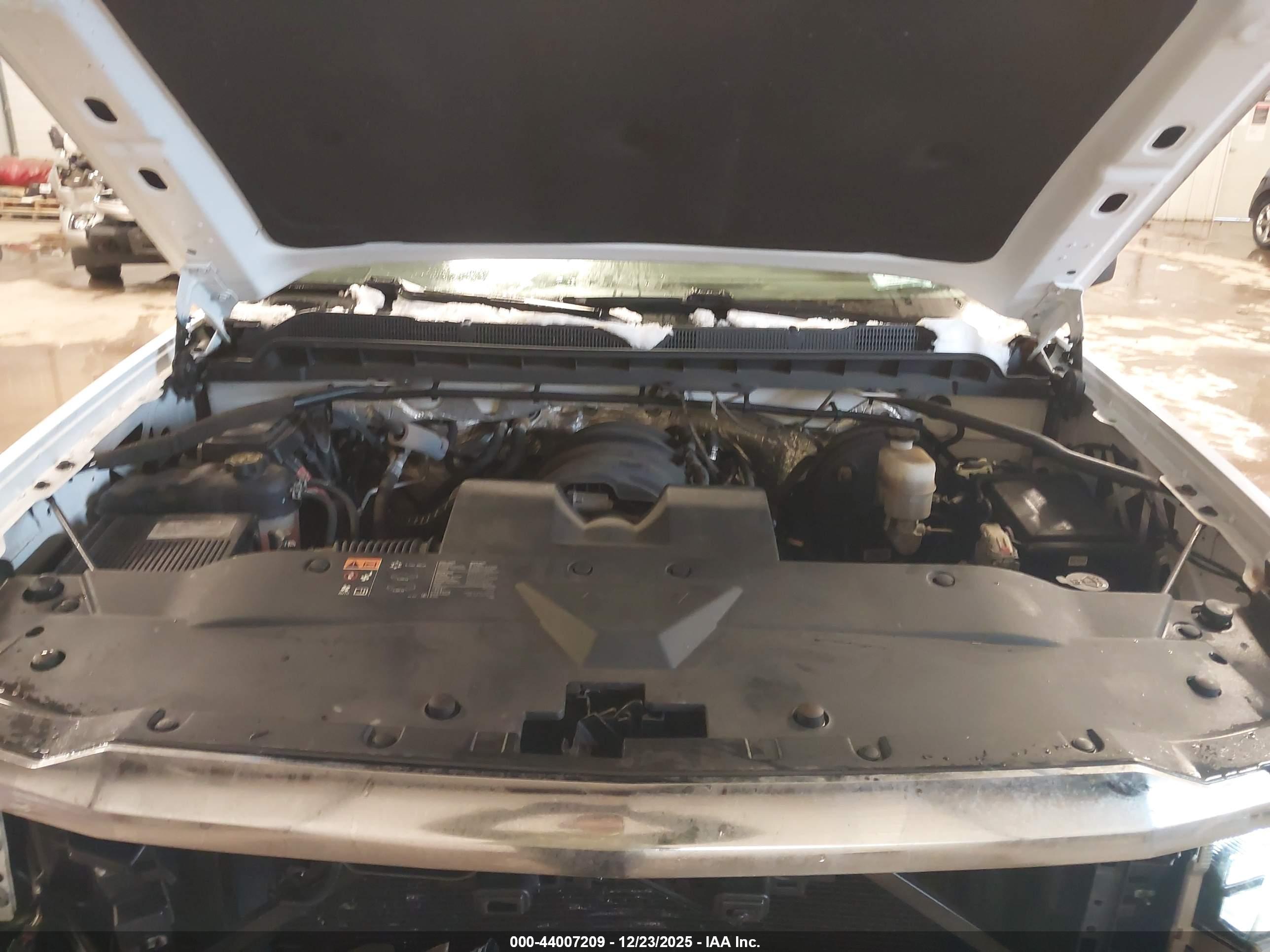 CHEVROLET SILVERADO image 10