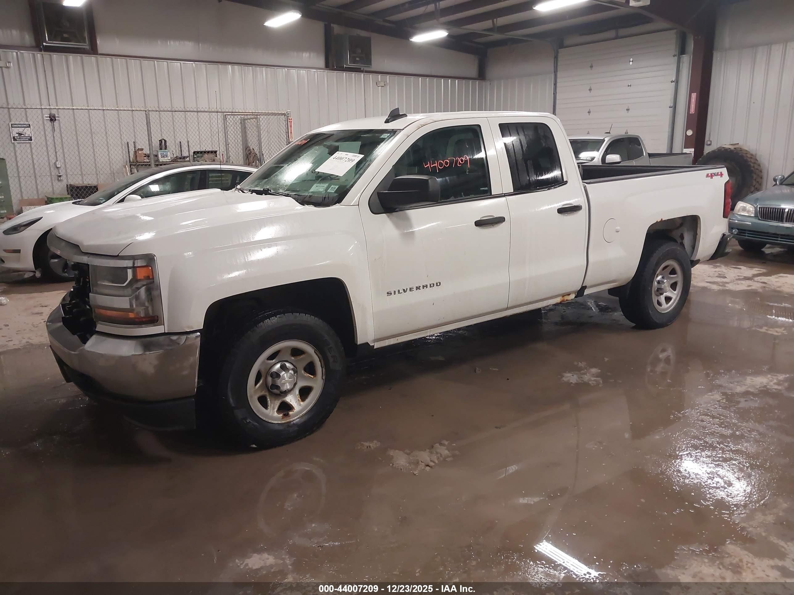 CHEVROLET SILVERADO image 2