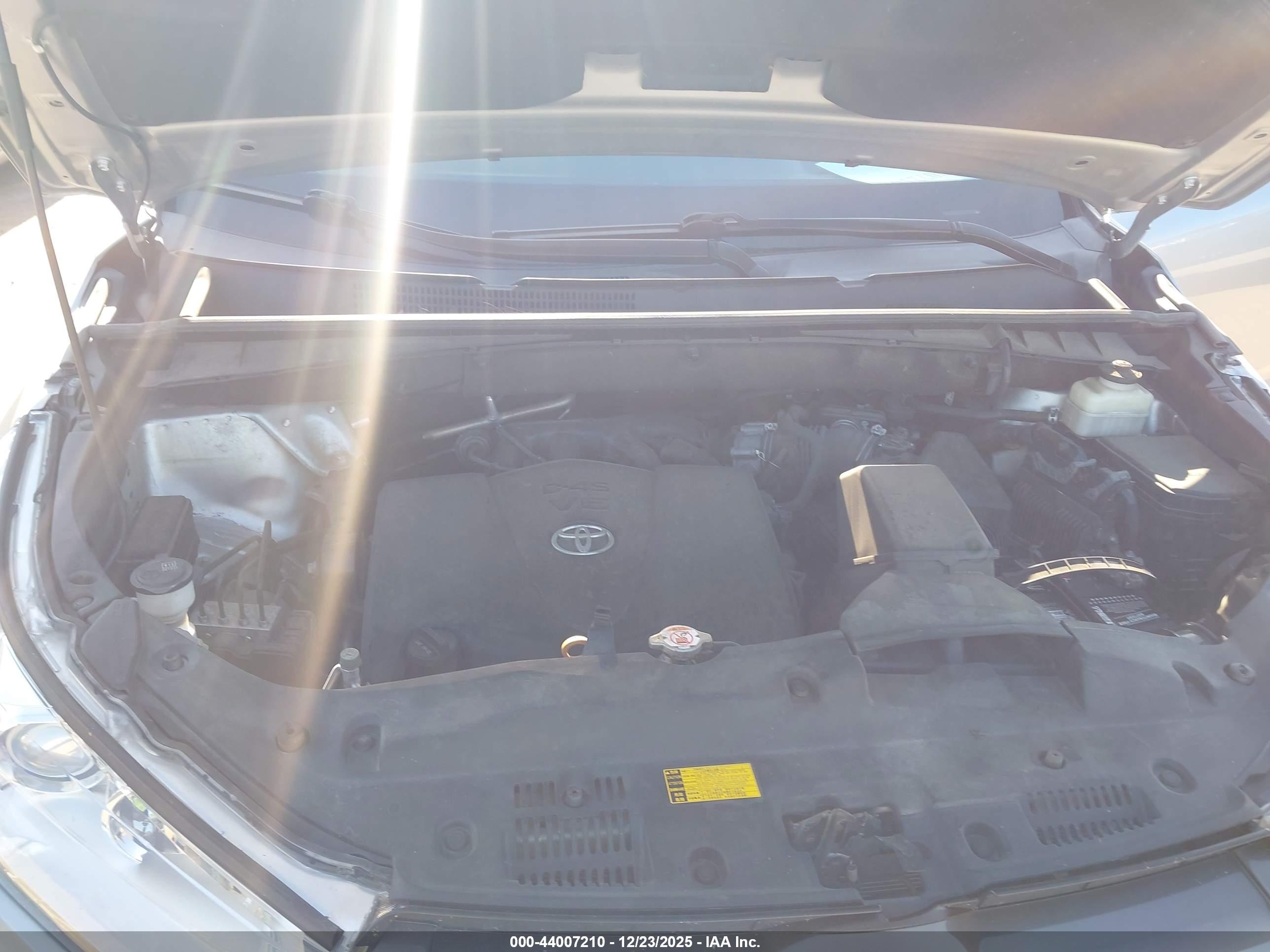 TOYOTA HIGHLANDER image 10