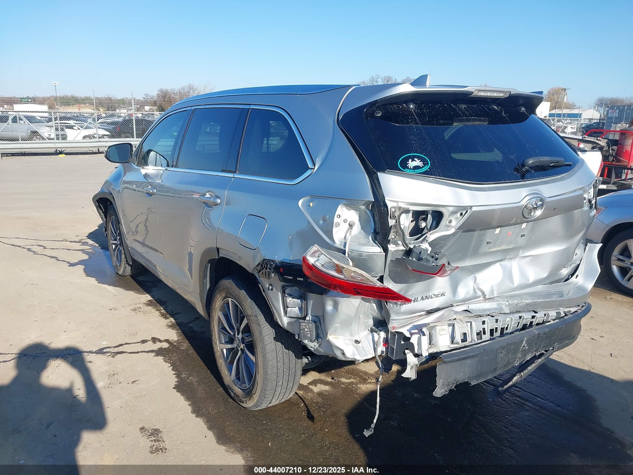 TOYOTA HIGHLANDER image 3
