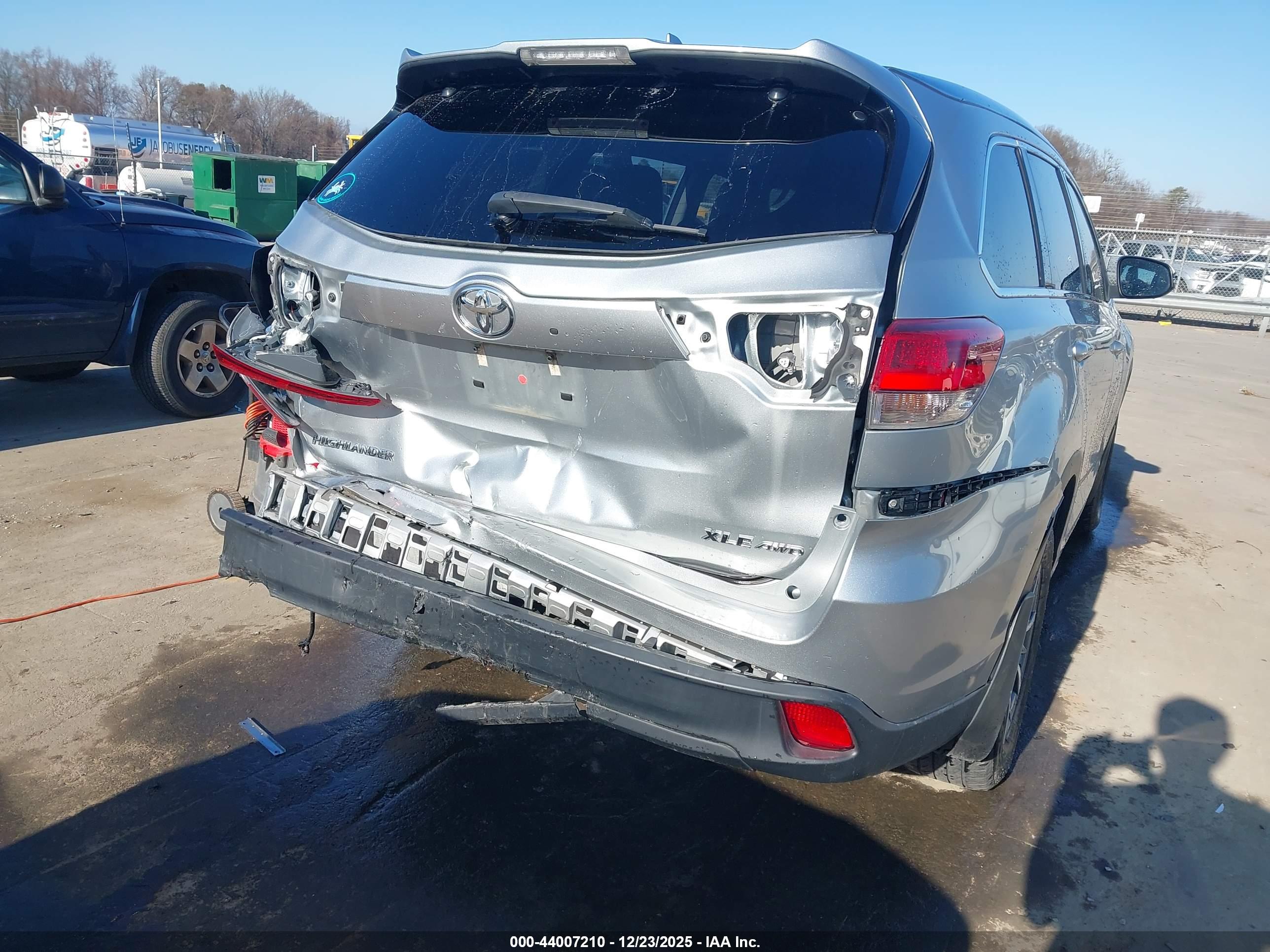 TOYOTA HIGHLANDER image 6
