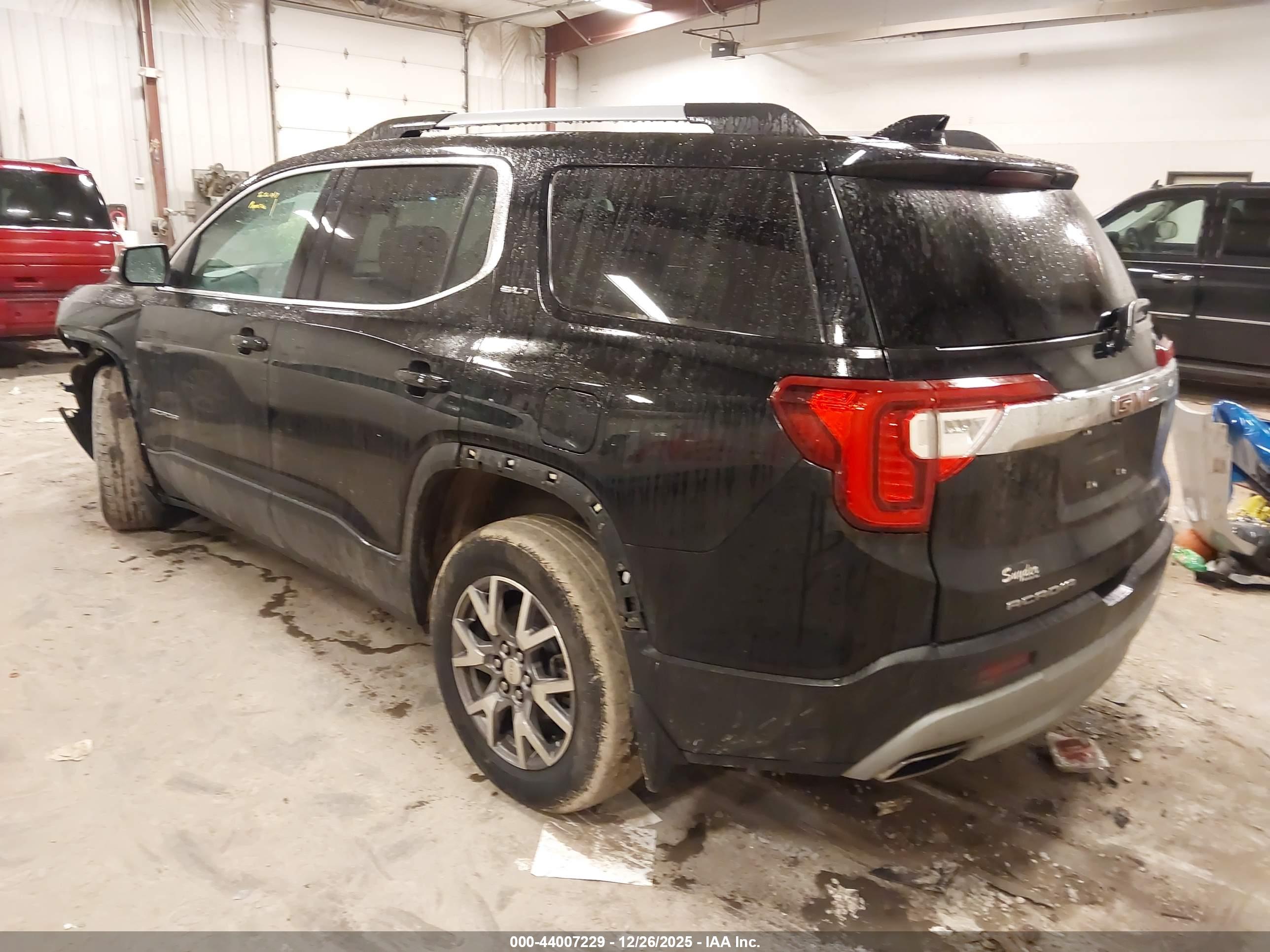 GMC ACADIA image 3