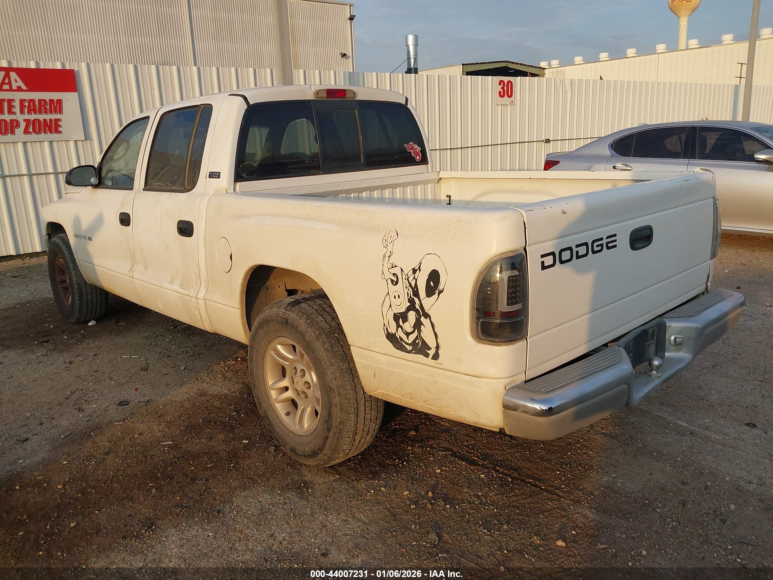 DODGE DAKOTA image 3