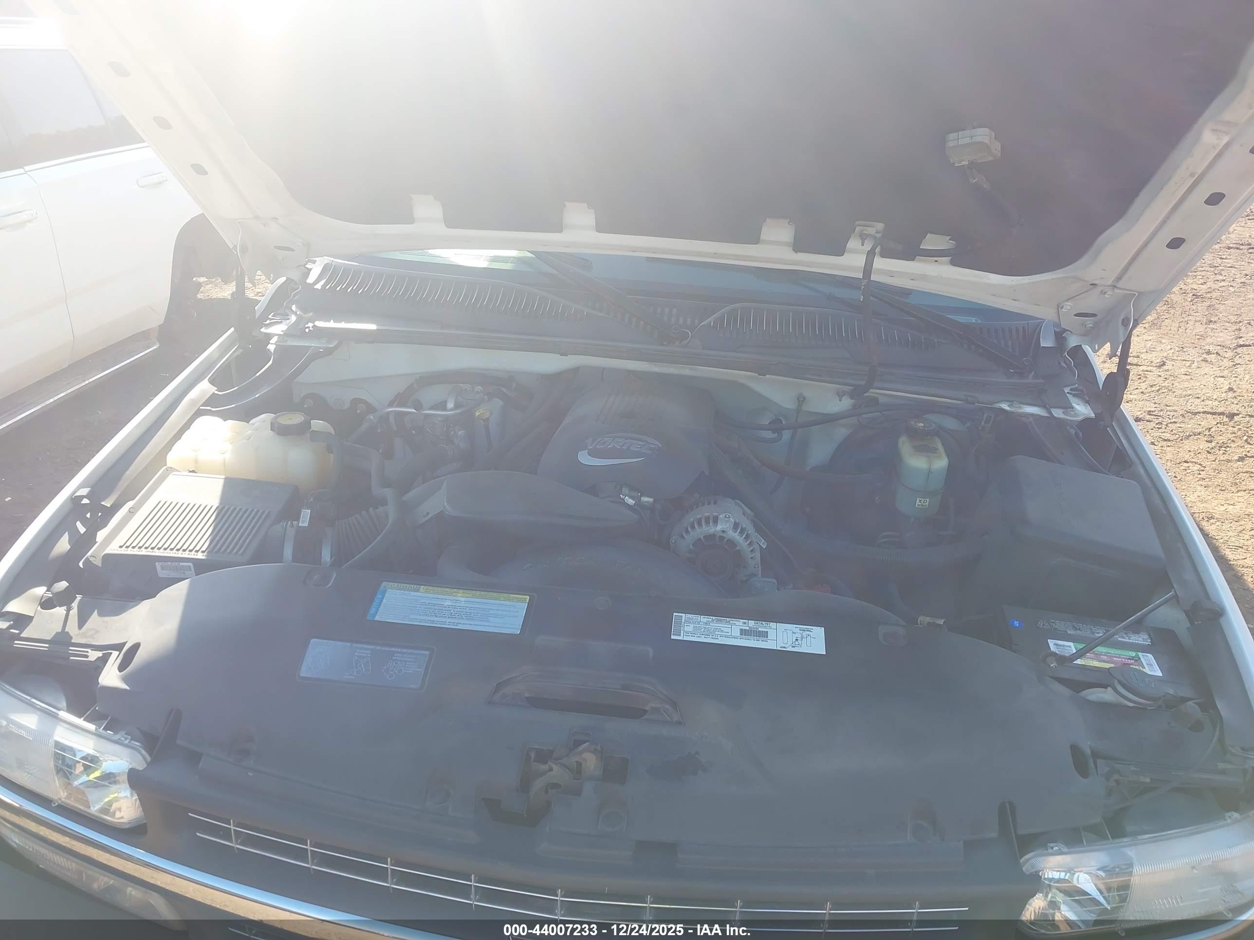 CHEVROLET SILVERADO image 10