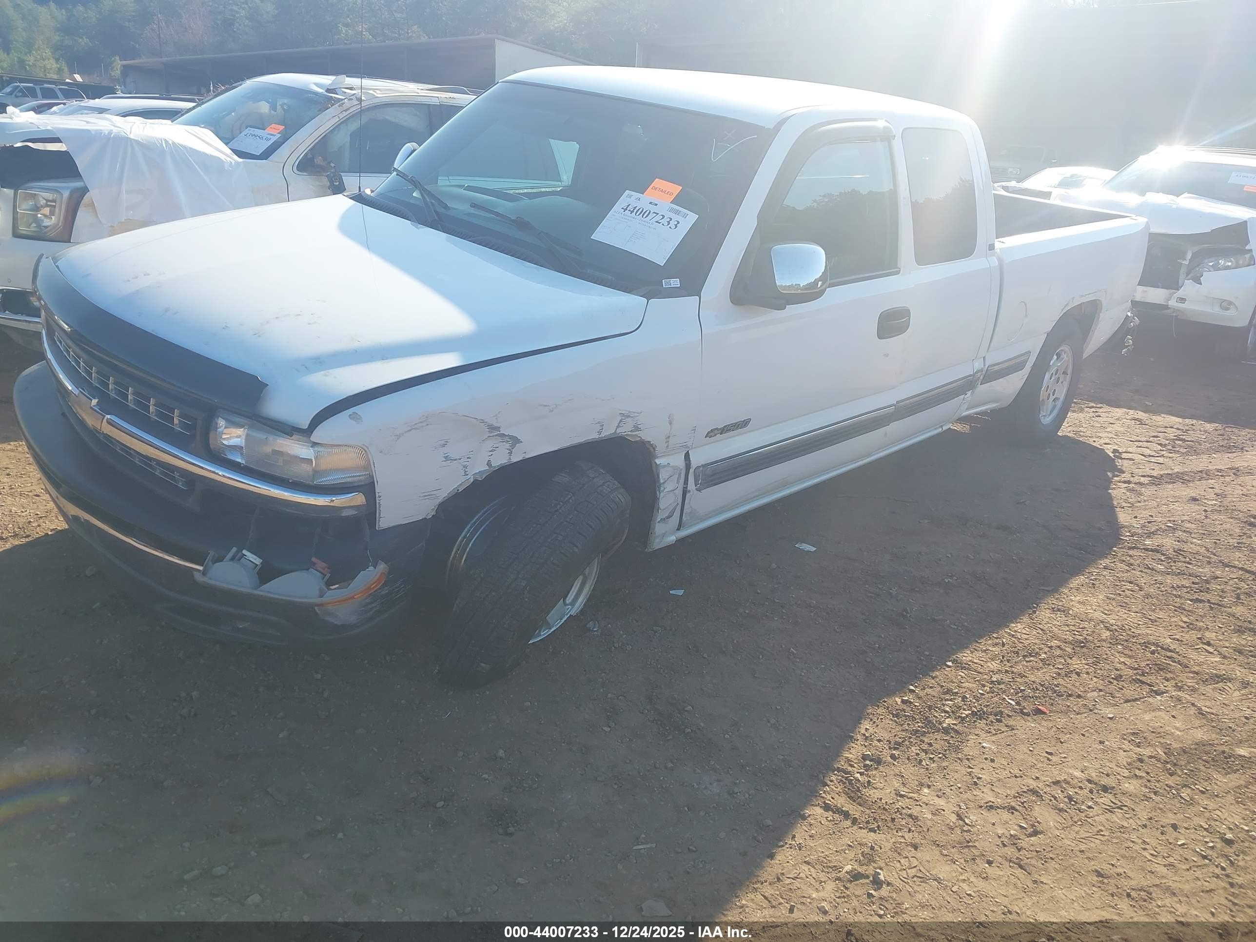 CHEVROLET SILVERADO image 2