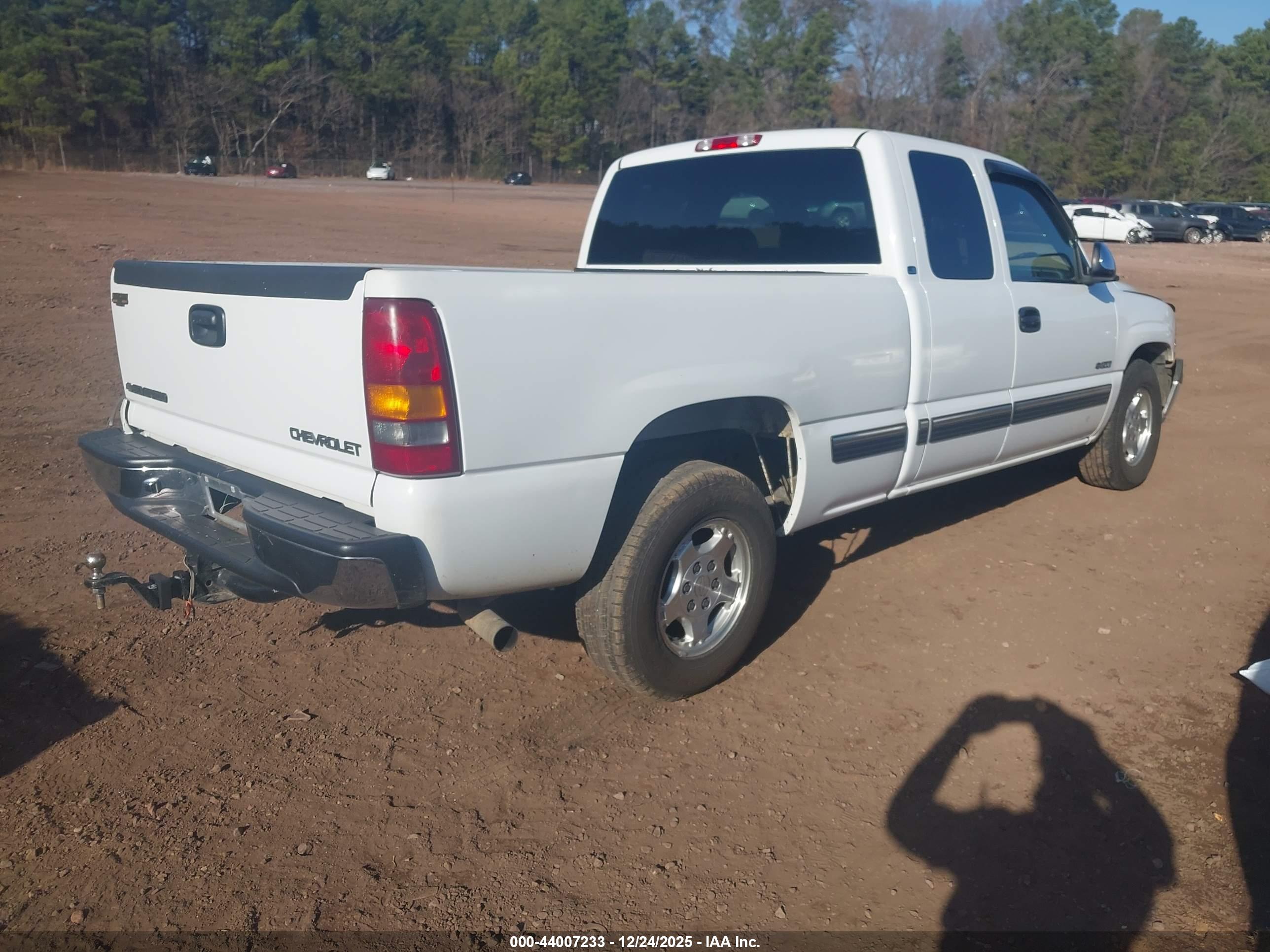 CHEVROLET SILVERADO image 4