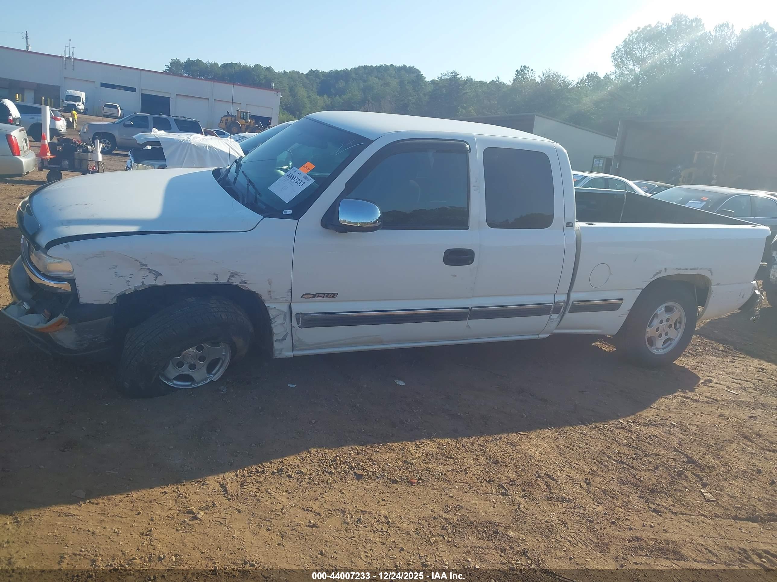CHEVROLET SILVERADO image 6