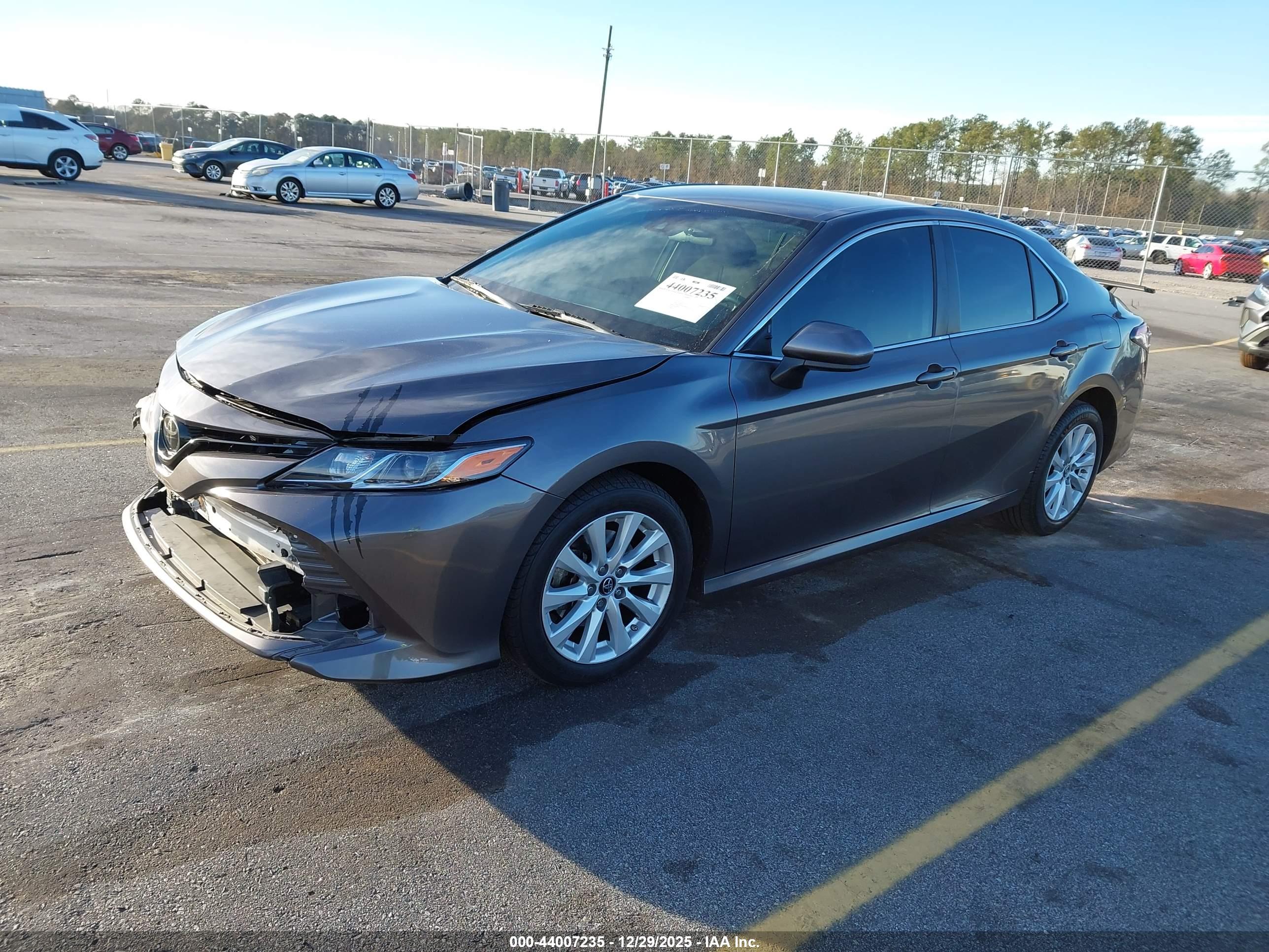 TOYOTA CAMRY image 2