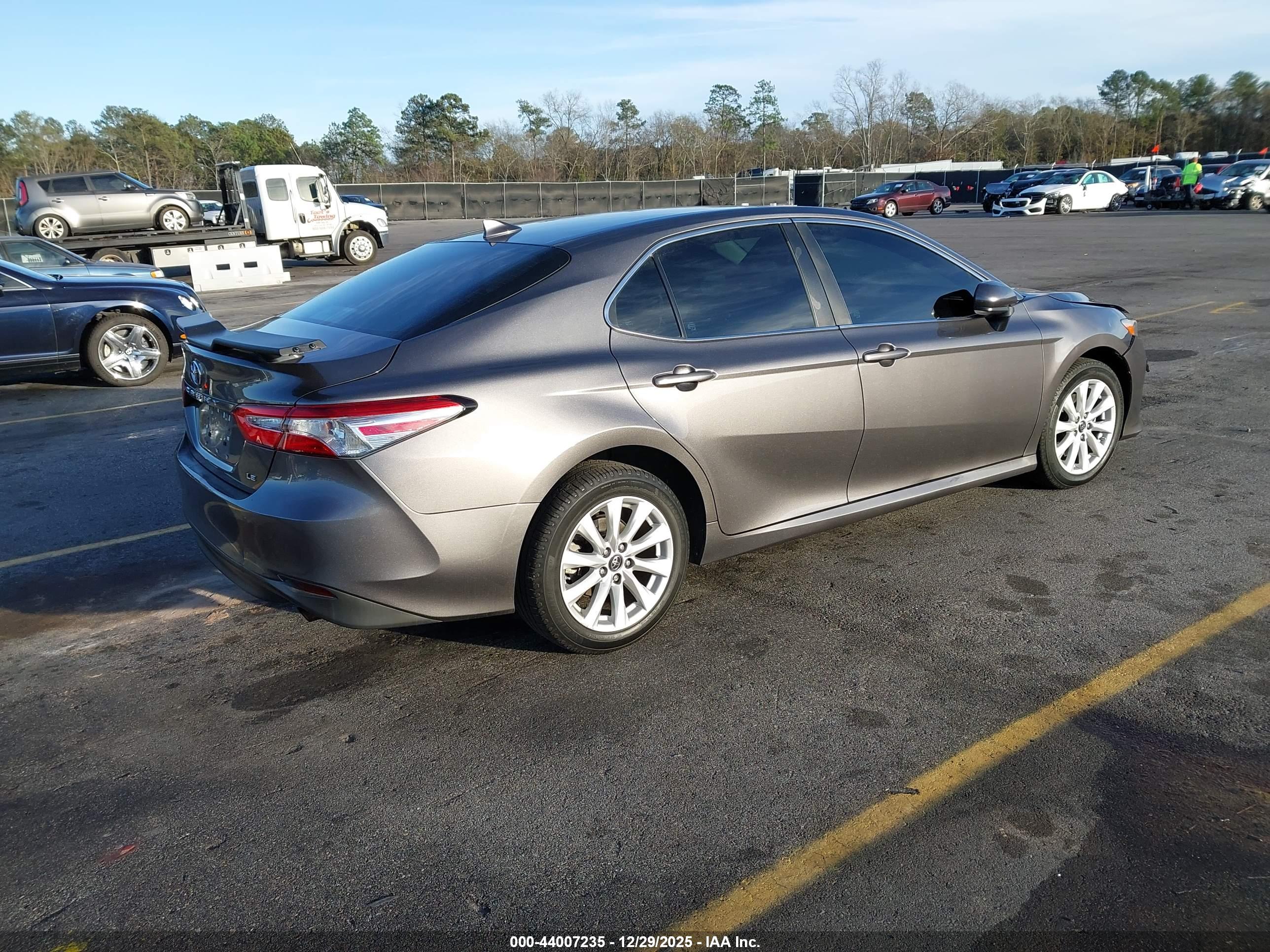 TOYOTA CAMRY image 4