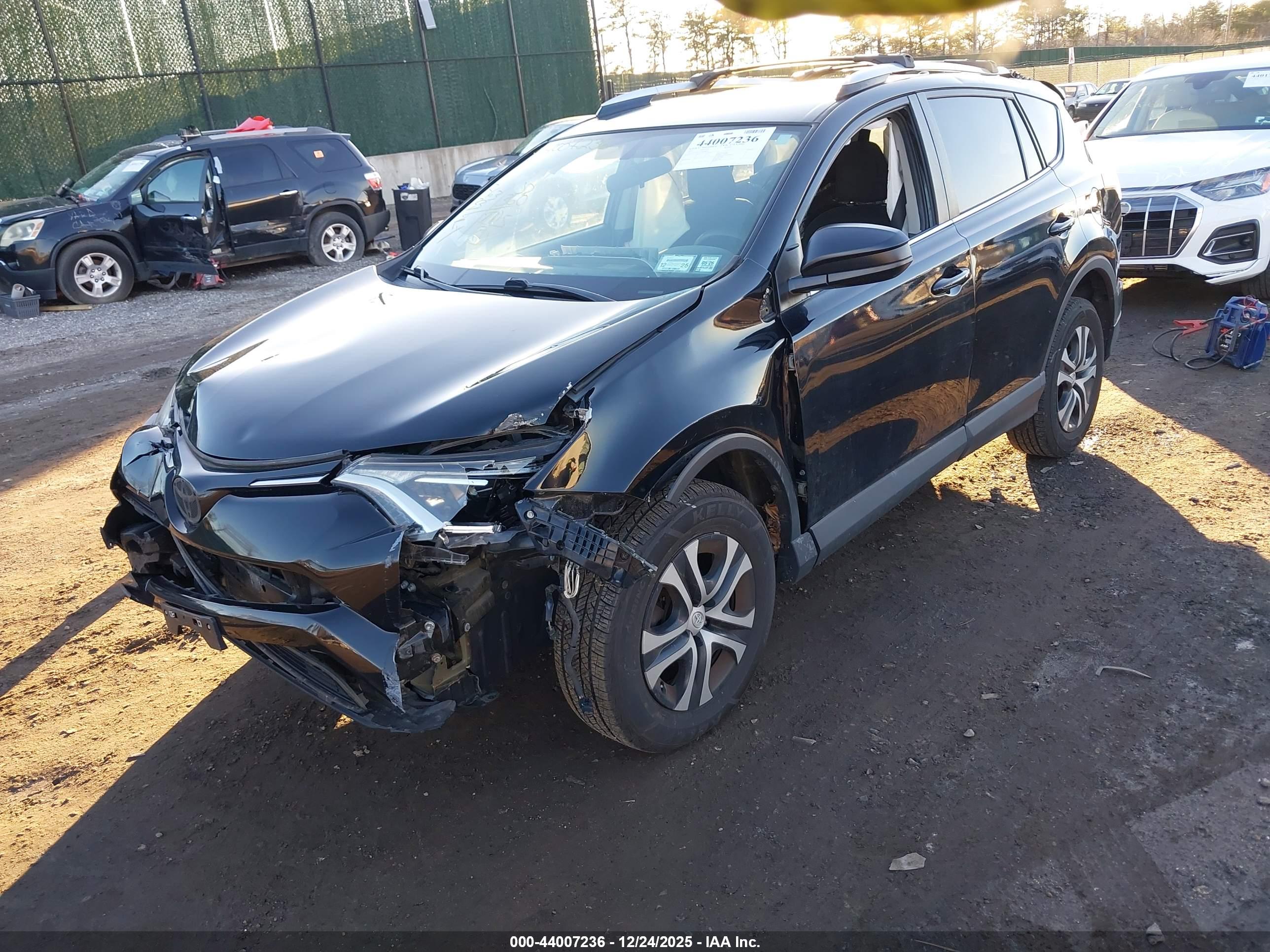 TOYOTA RAV4 image 2