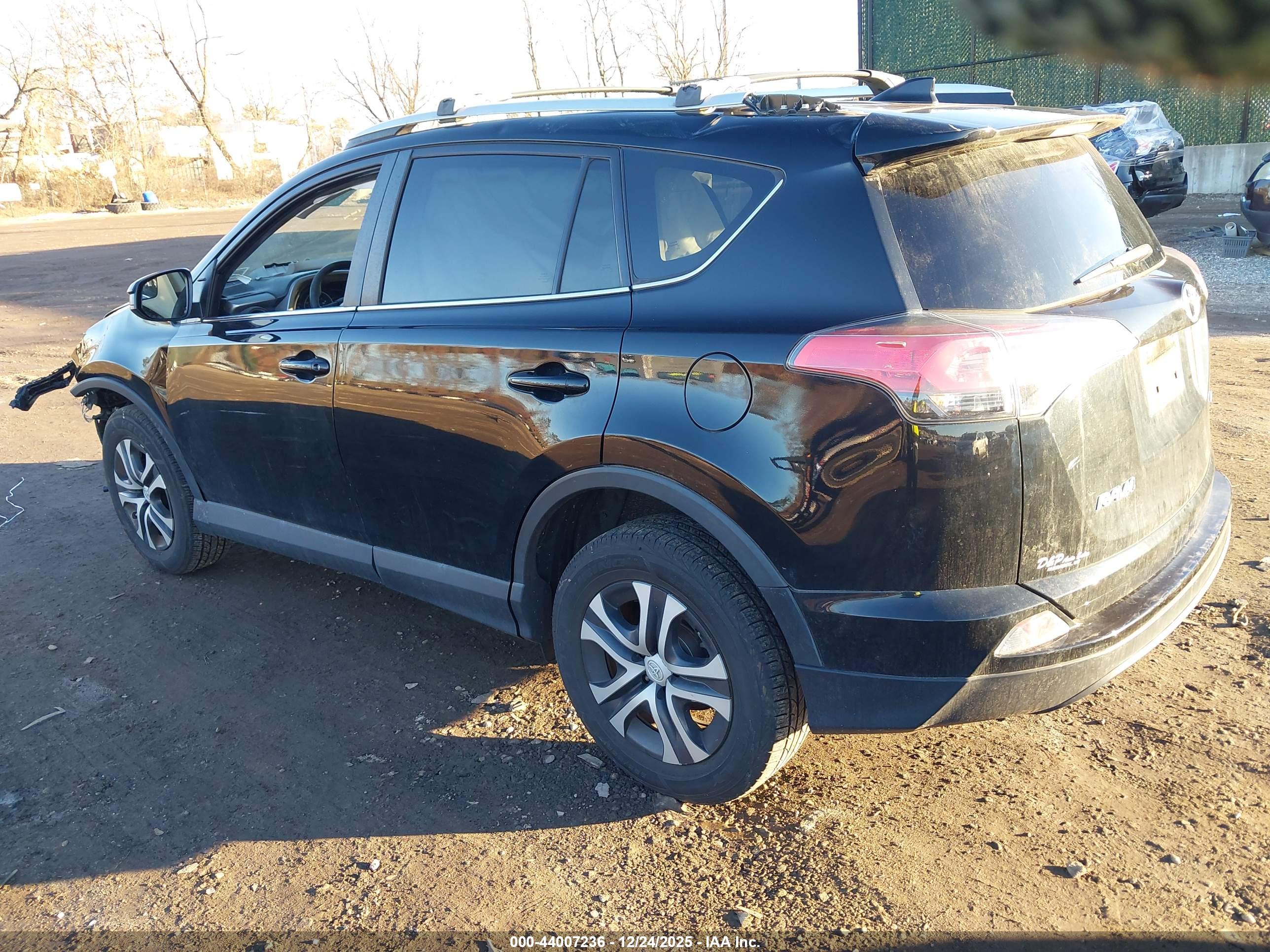 TOYOTA RAV4 image 3