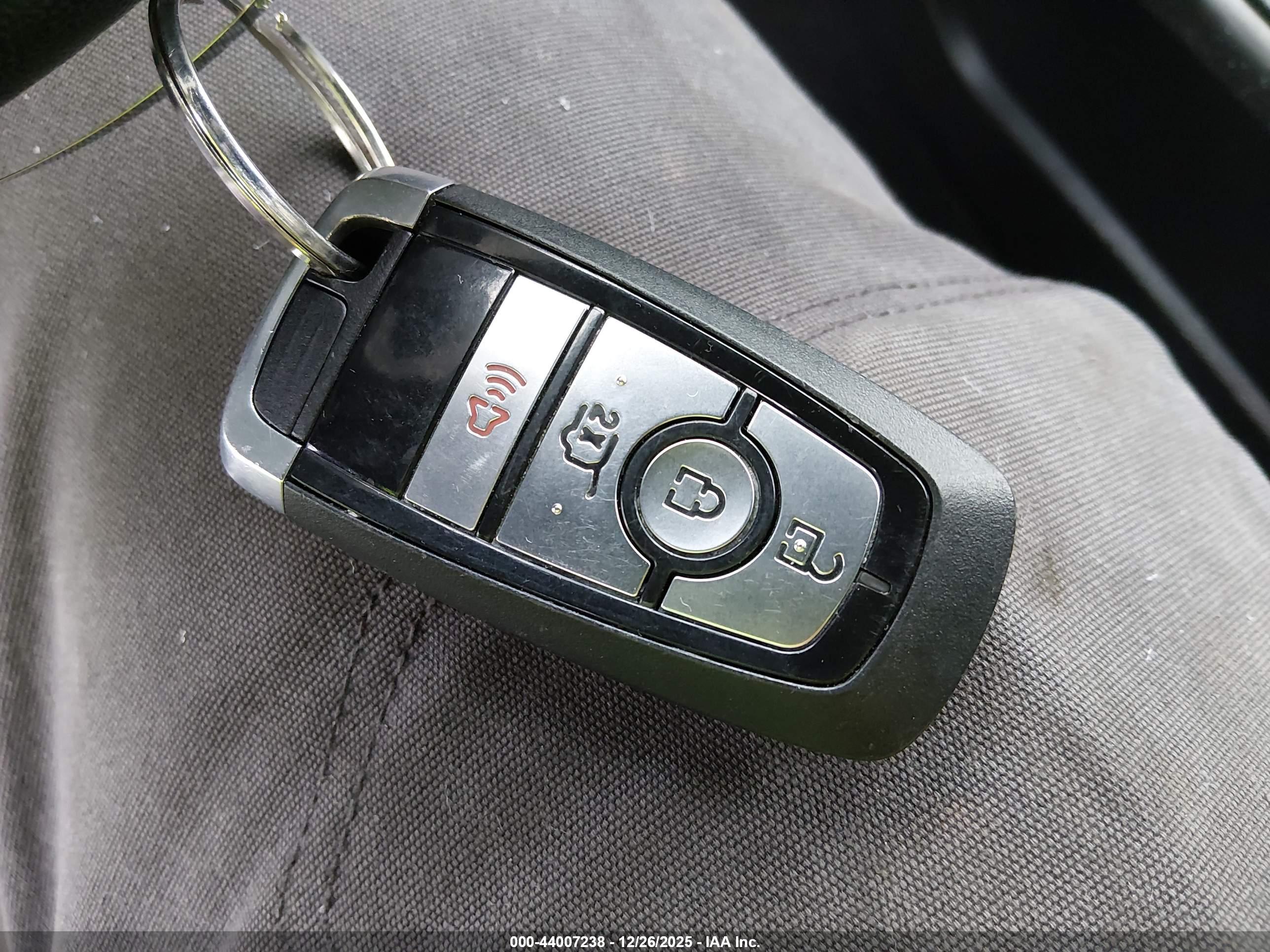FORD EXPLORER image 11