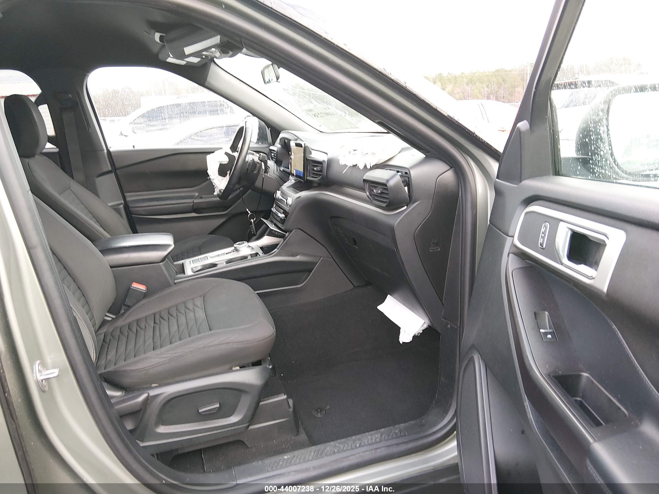 FORD EXPLORER image 5