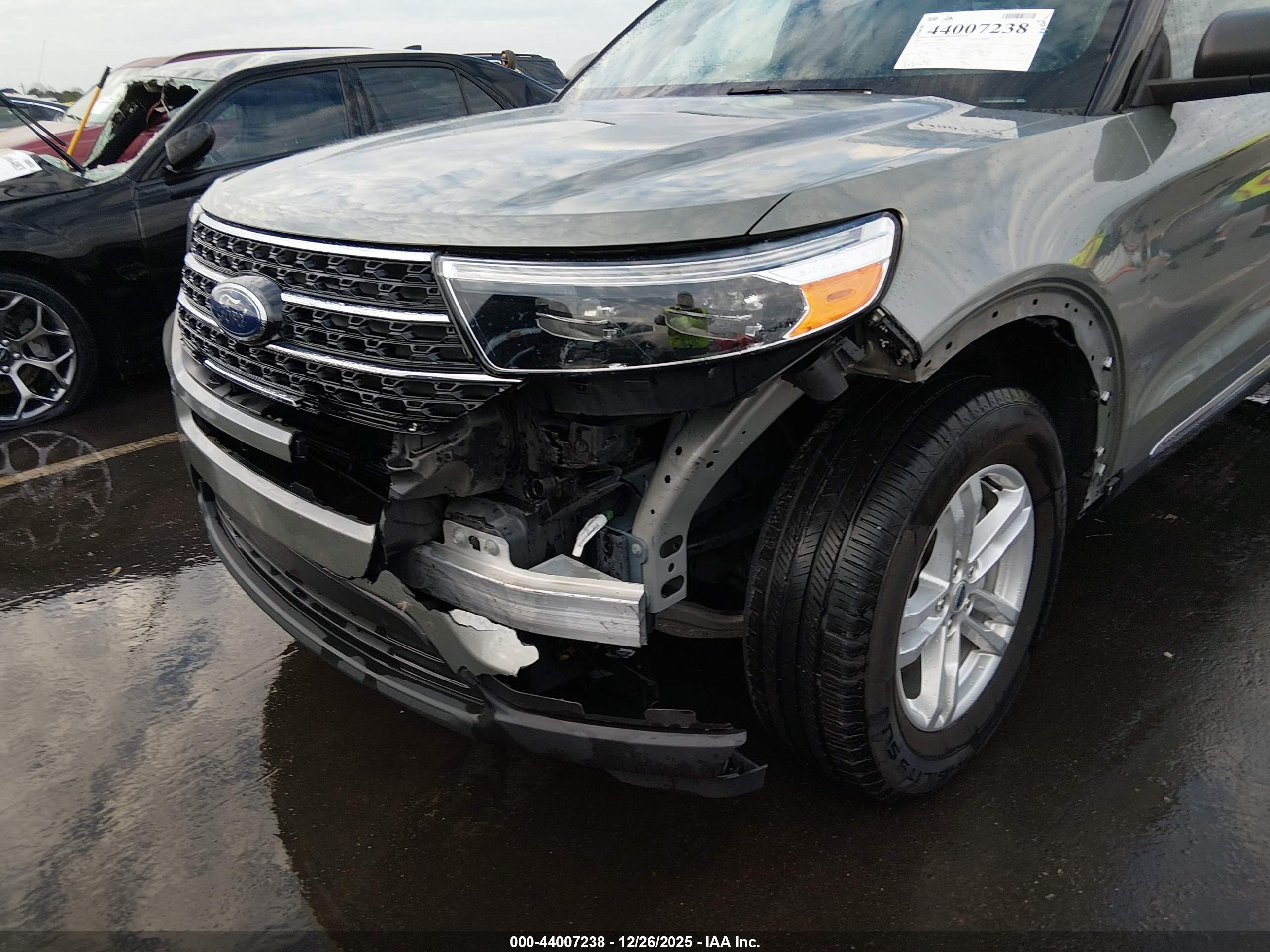 FORD EXPLORER image 6