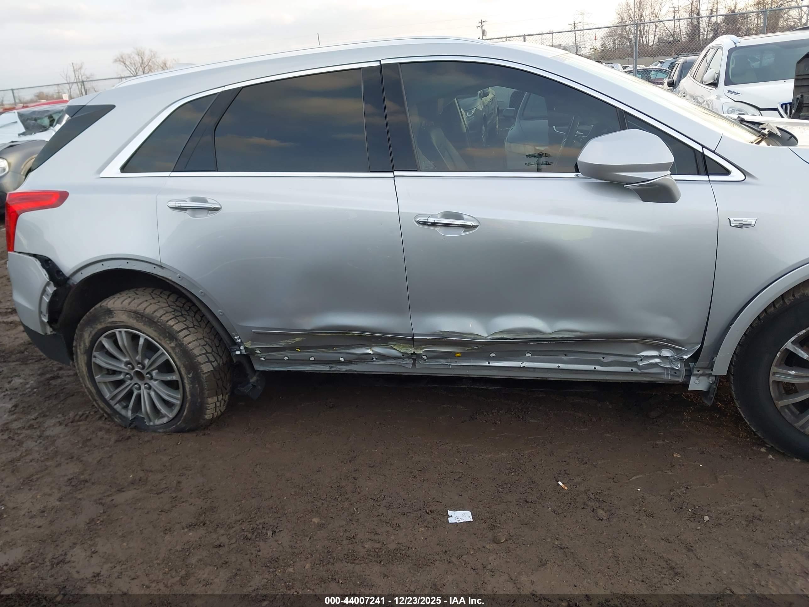 CADILLAC XT5 image 6