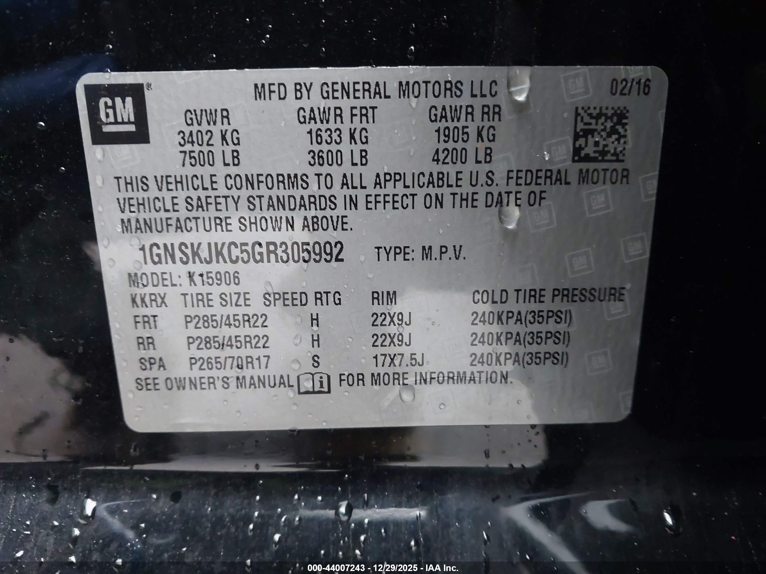 CHEVROLET SUBURBAN image 9