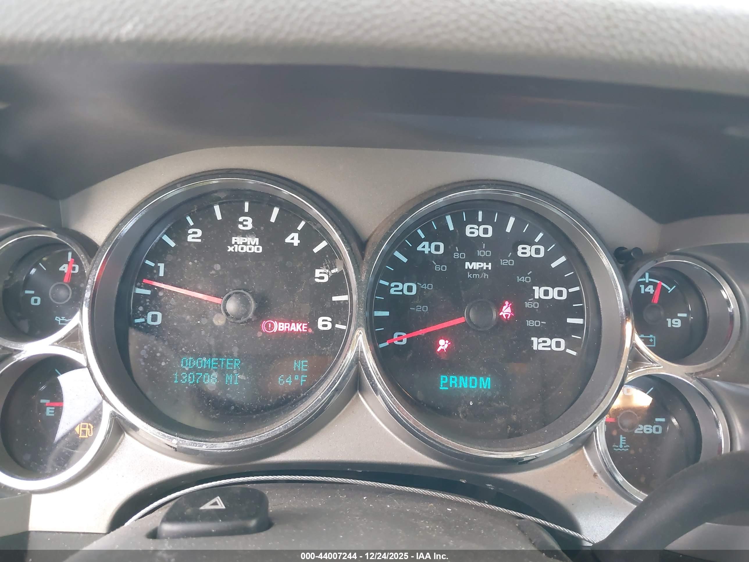 CHEVROLET SILVERADO image 7