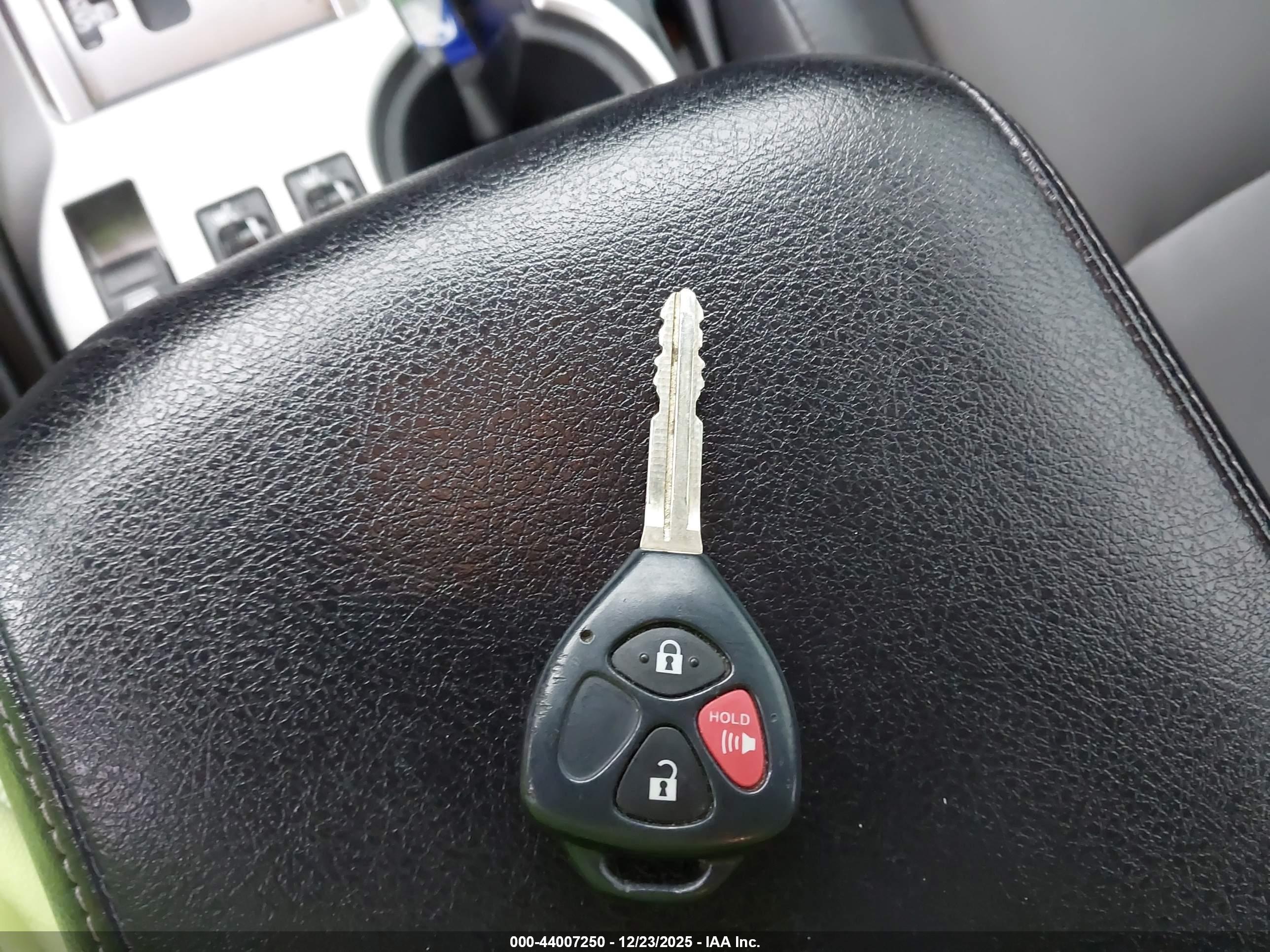 TOYOTA 4RUNNER image 11
