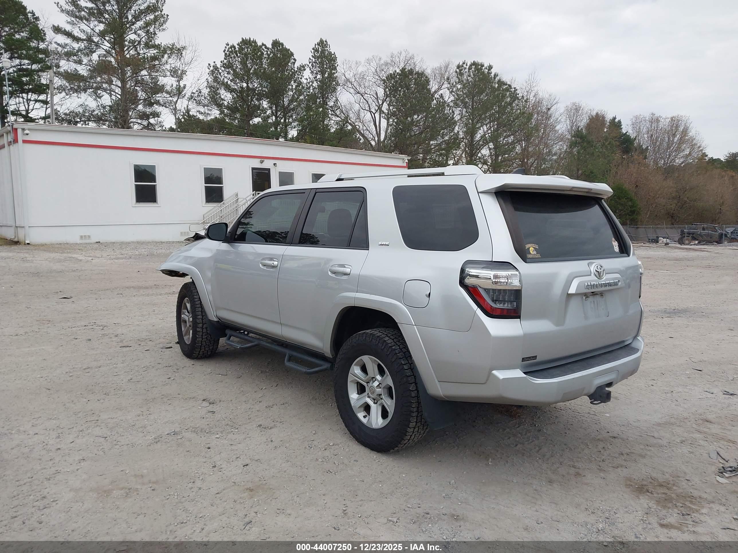 TOYOTA 4RUNNER image 3